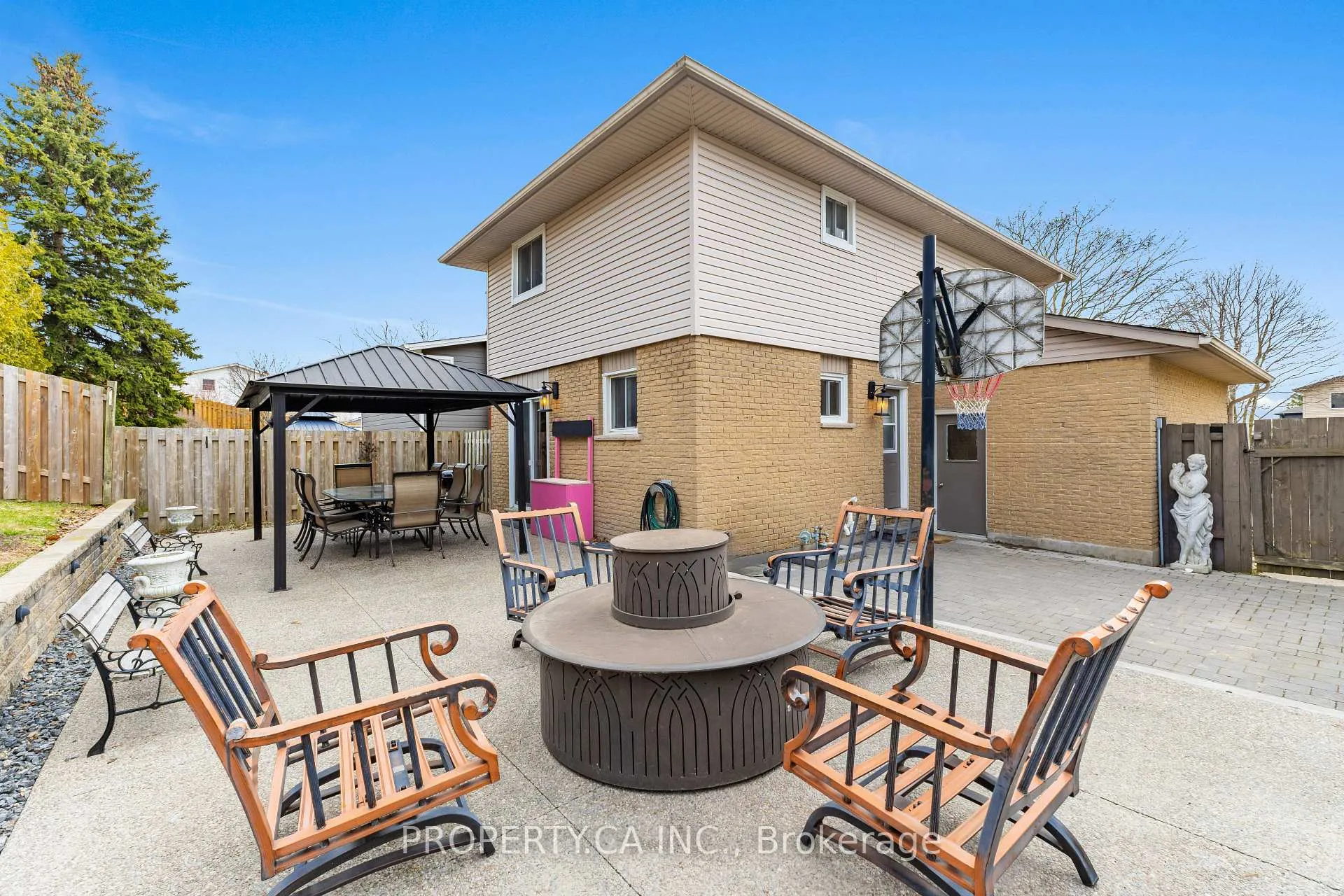 Photo 40 of 81 Stirling Macgregor Drive, Cambridge — HOMEH