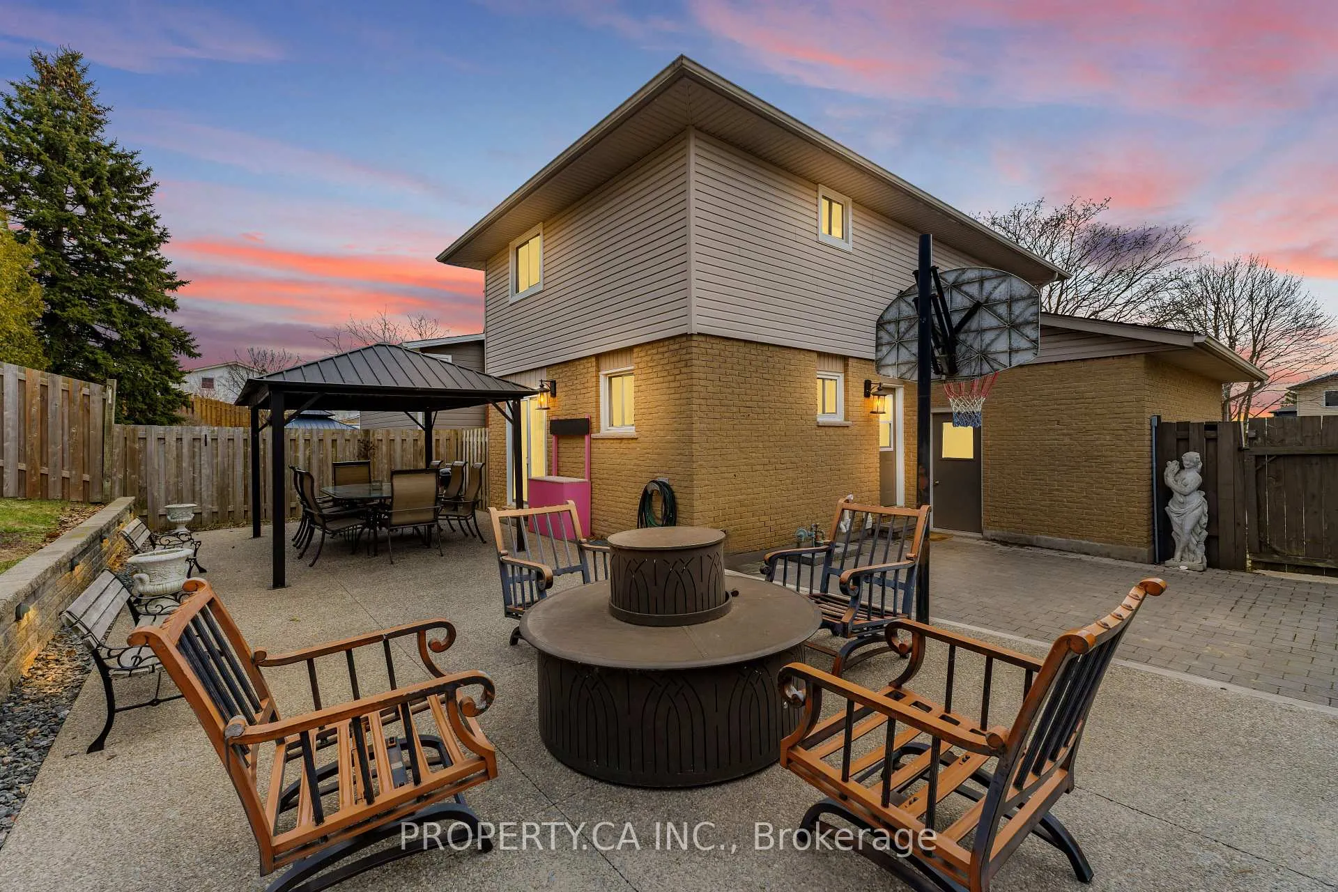 Photo 50 of 81 Stirling Macgregor Drive, Cambridge — HOMEH