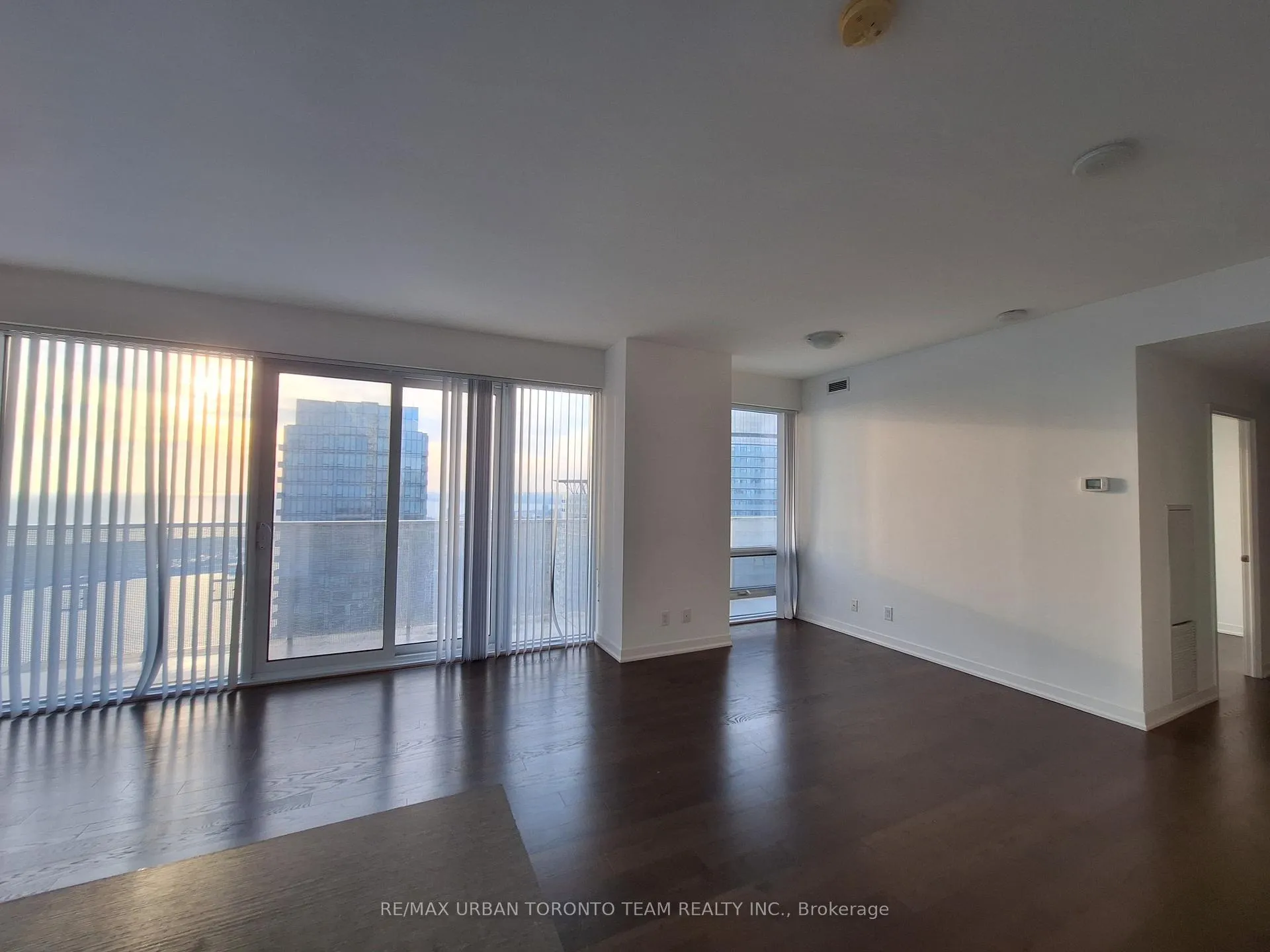 Photo 9 of Unit 6710, 100 Harbour Street, Toronto, Waterfront Communities — HOMEH
