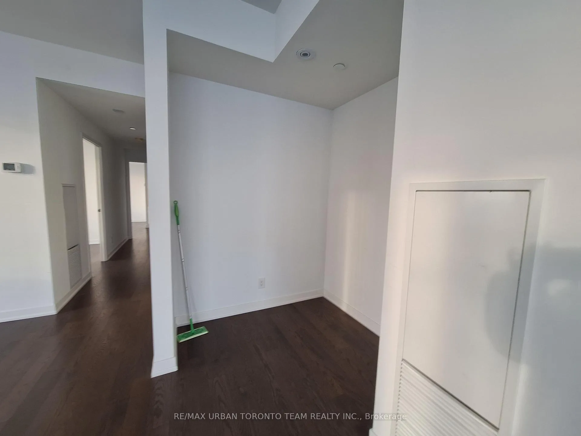 Photo 10 of Unit 6710, 100 Harbour Street, Toronto, Waterfront Communities — HOMEH