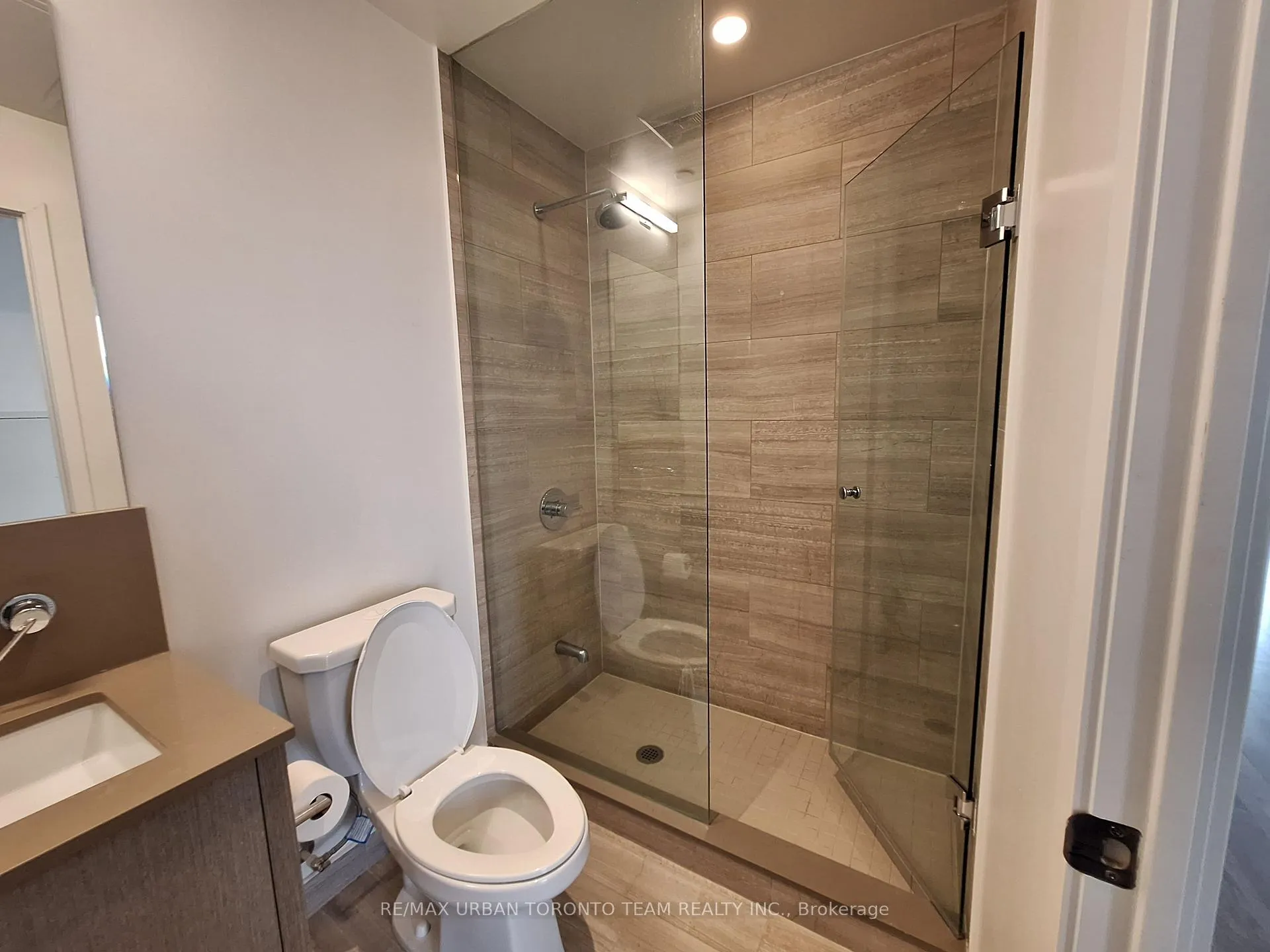 Photo 12 of Unit 6710, 100 Harbour Street, Toronto, Waterfront Communities — HOMEH
