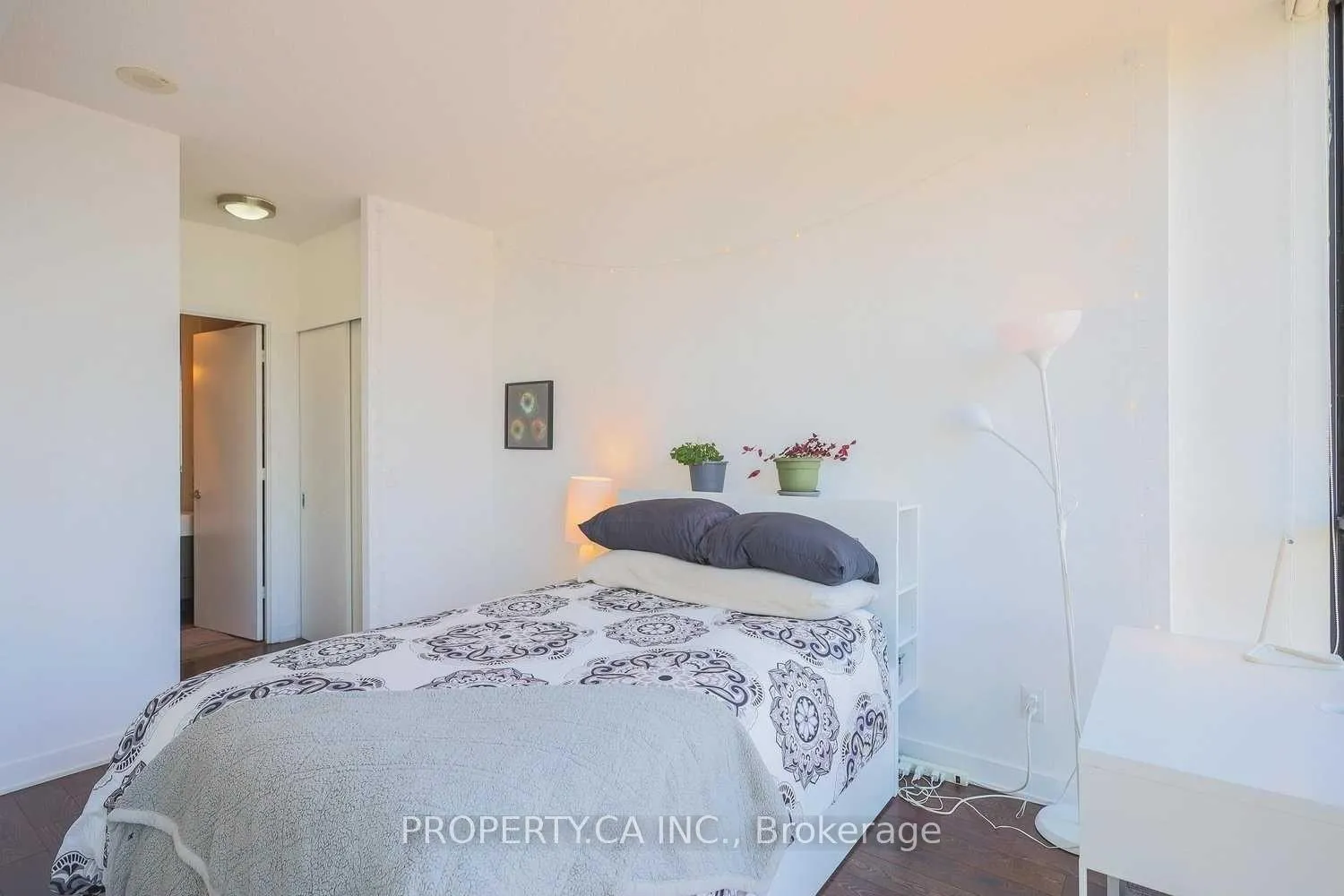 Photo 21 of Unit 3805, 110 Charles Street E, Toronto, Church-Yonge Corridor — HOMEH