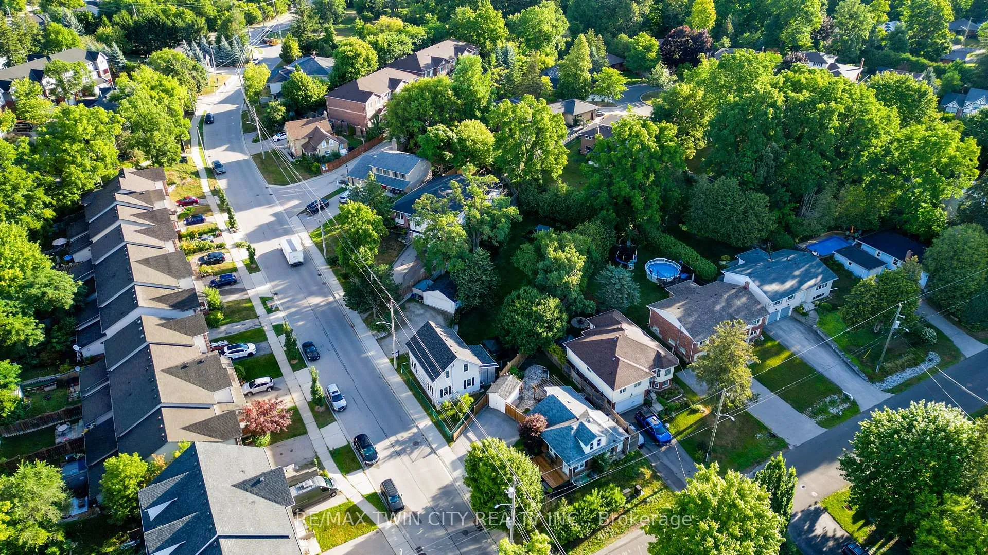 Photo 6 of 64 Woolwich Street, Kitchener, Bridgeport — HOMEH