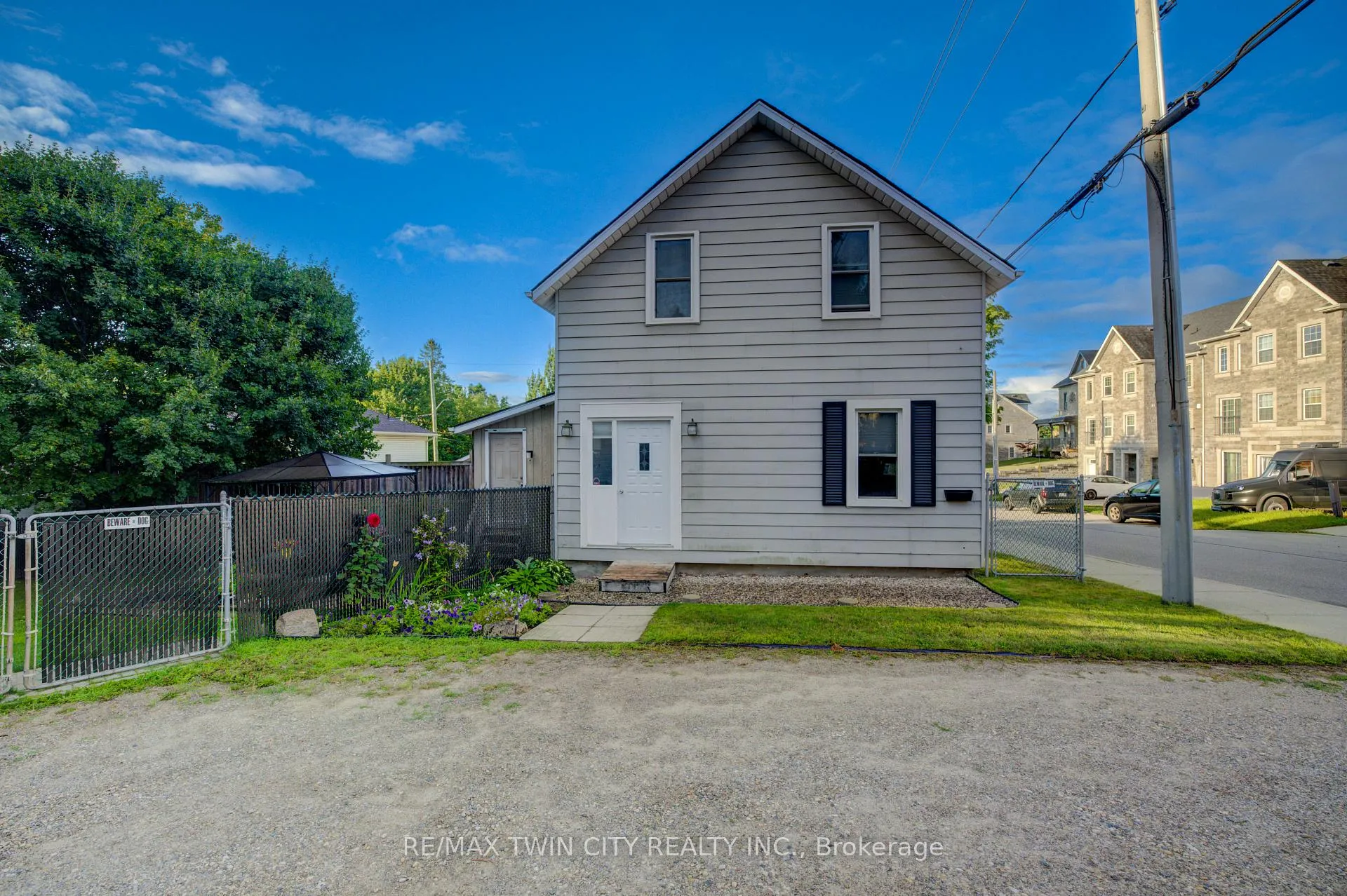 Photo 8 of 64 Woolwich Street, Kitchener, Bridgeport — HOMEH