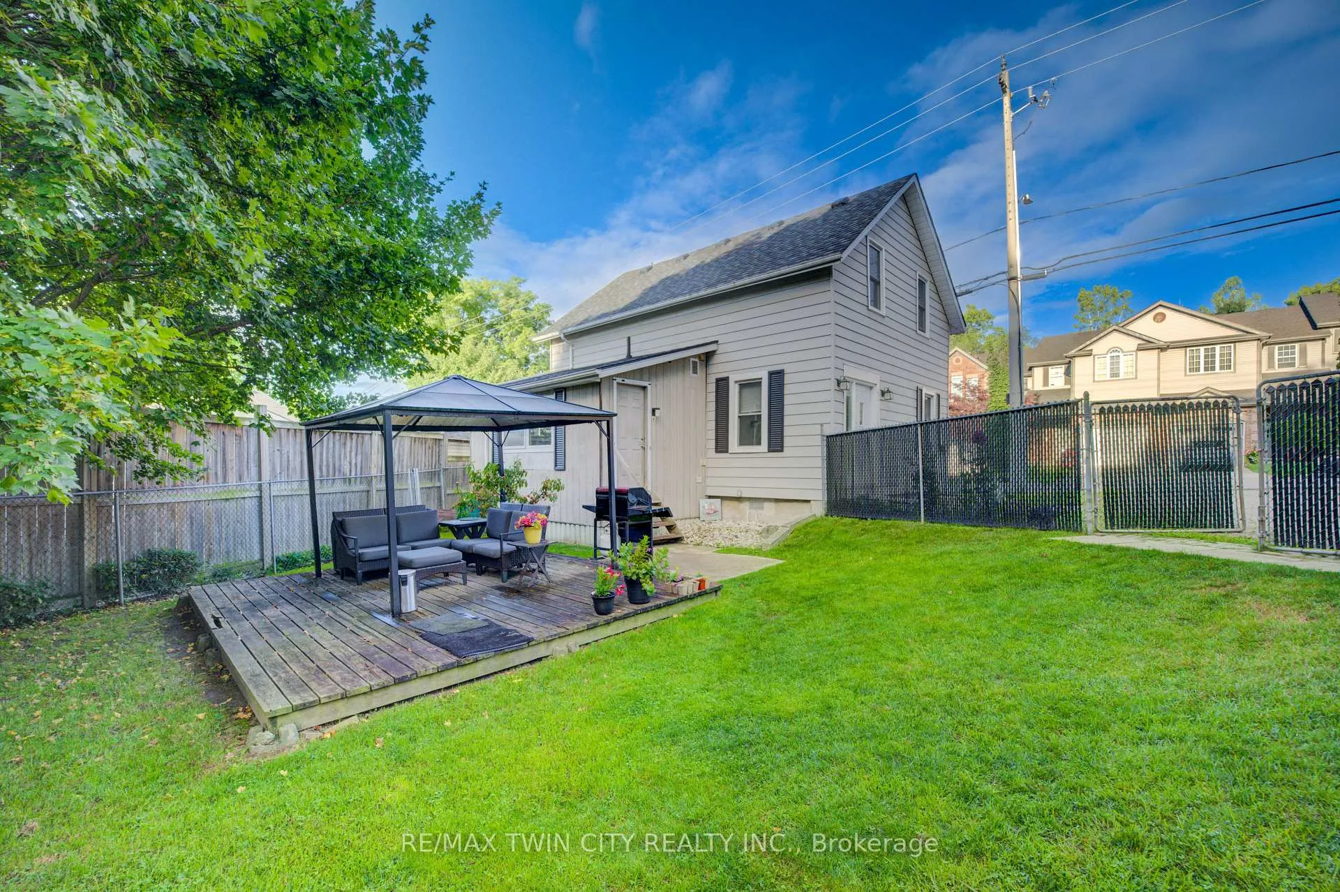 Photo 12 of 64 Woolwich Street, Kitchener, Bridgeport — HOMEH