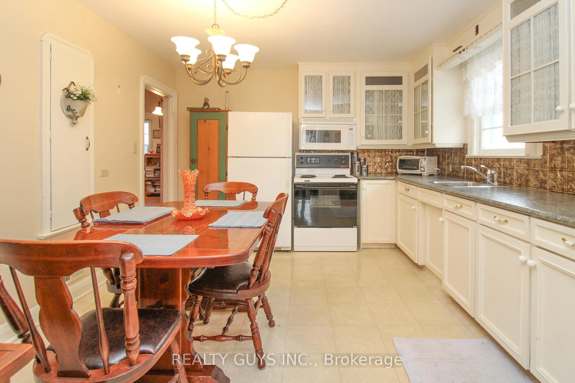 Photo 12 of 297 King George Street, Peterborough, Otonabee Ward 1 — HOMEH