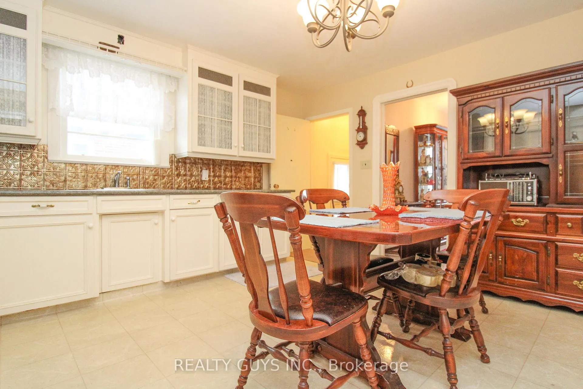 Photo 14 of 297 King George Street, Peterborough, Otonabee Ward 1 — HOMEH