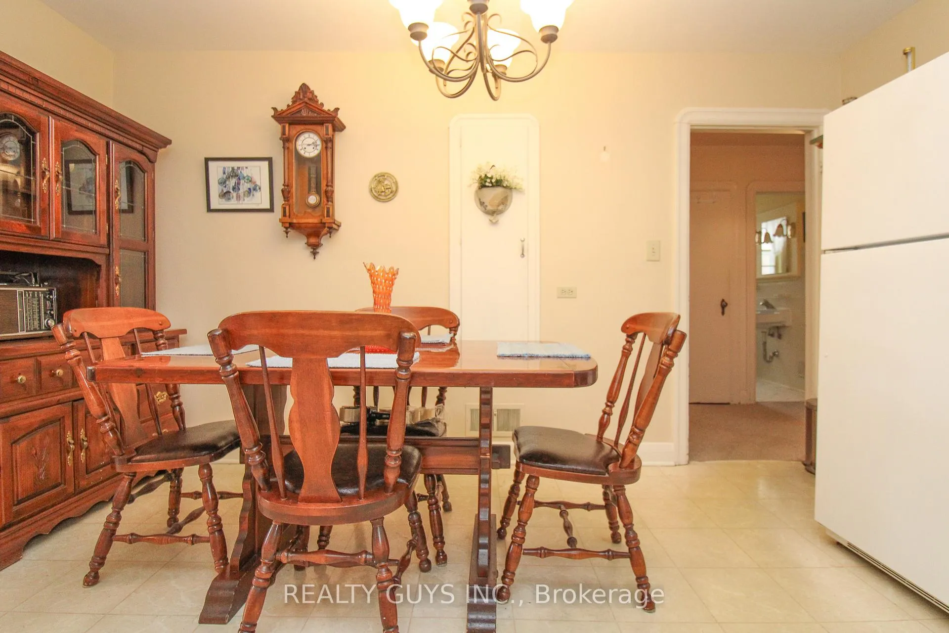 Photo 15 of 297 King George Street, Peterborough, Otonabee Ward 1 — HOMEH