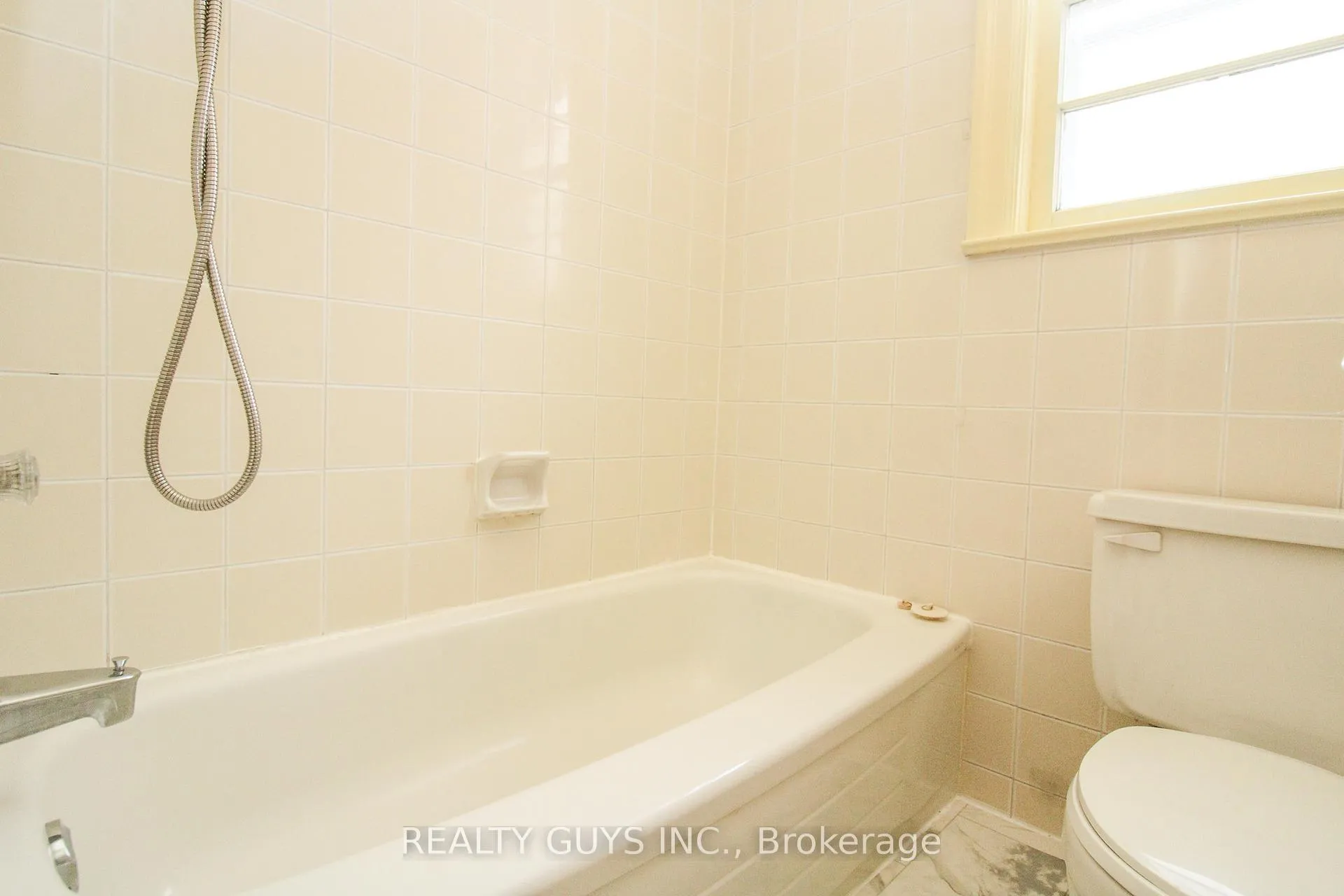 Photo 25 of 297 King George Street, Peterborough, Otonabee Ward 1 — HOMEH
