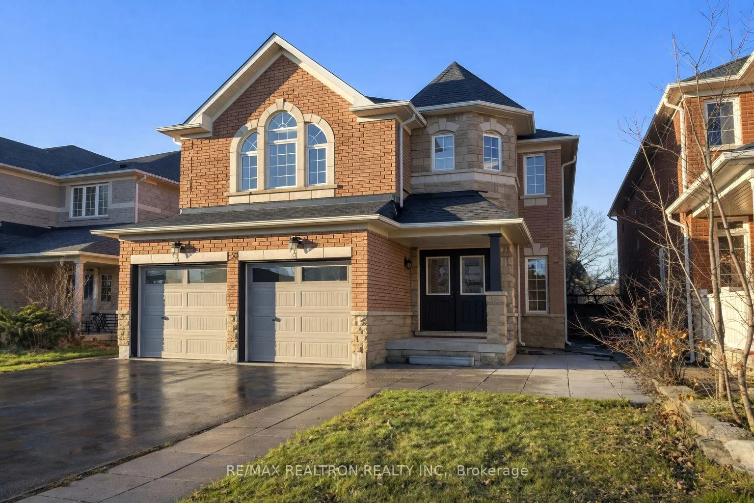 Photo 1 of 38 Westminster Circle, Barrie, Innis-Shore — HOMEH