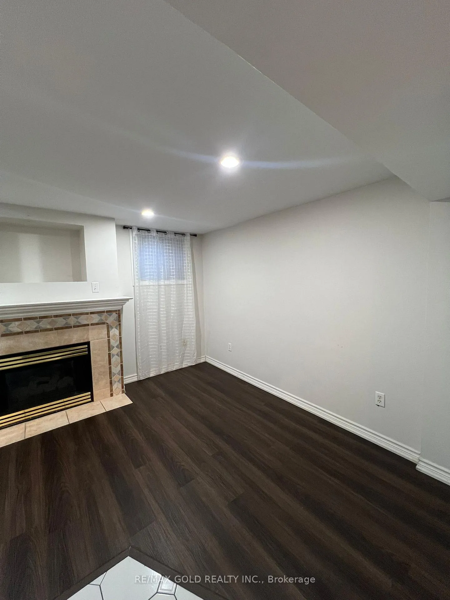 Photo 8 of 199 Sunforest Drive, Brampton, Heart Lake West — HOMEH