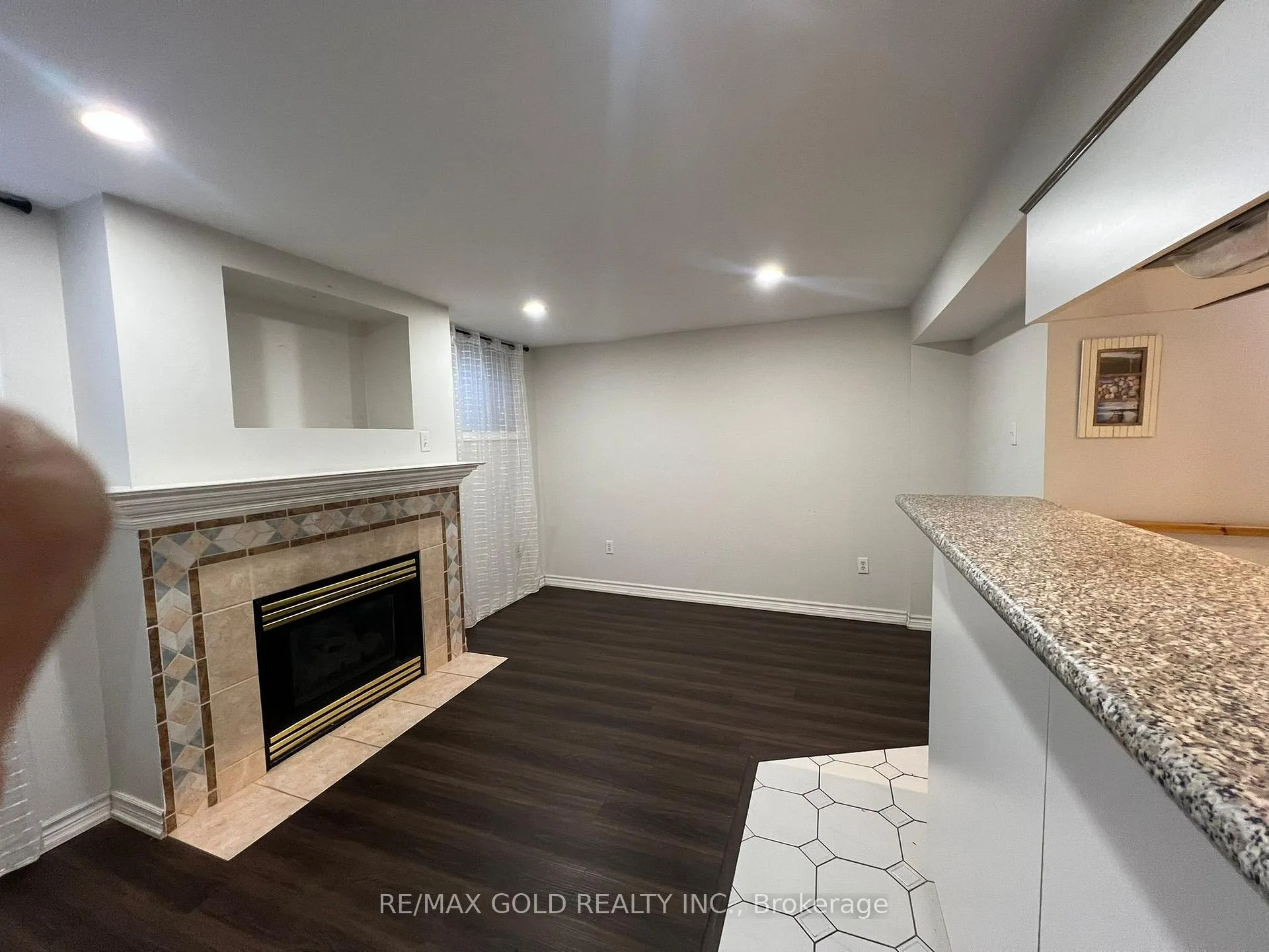 Photo 13 of 199 Sunforest Drive, Brampton, Heart Lake West — HOMEH
