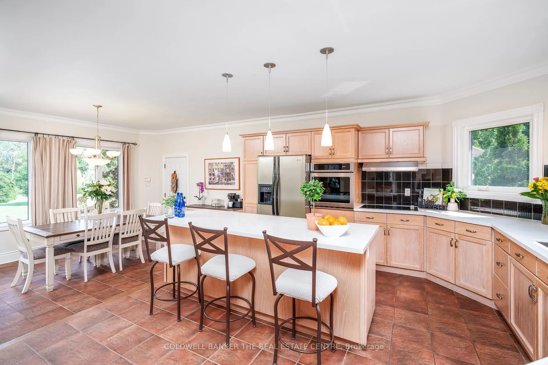 Photo 7 of 13715 Jane Street, King, King City — HOMEH