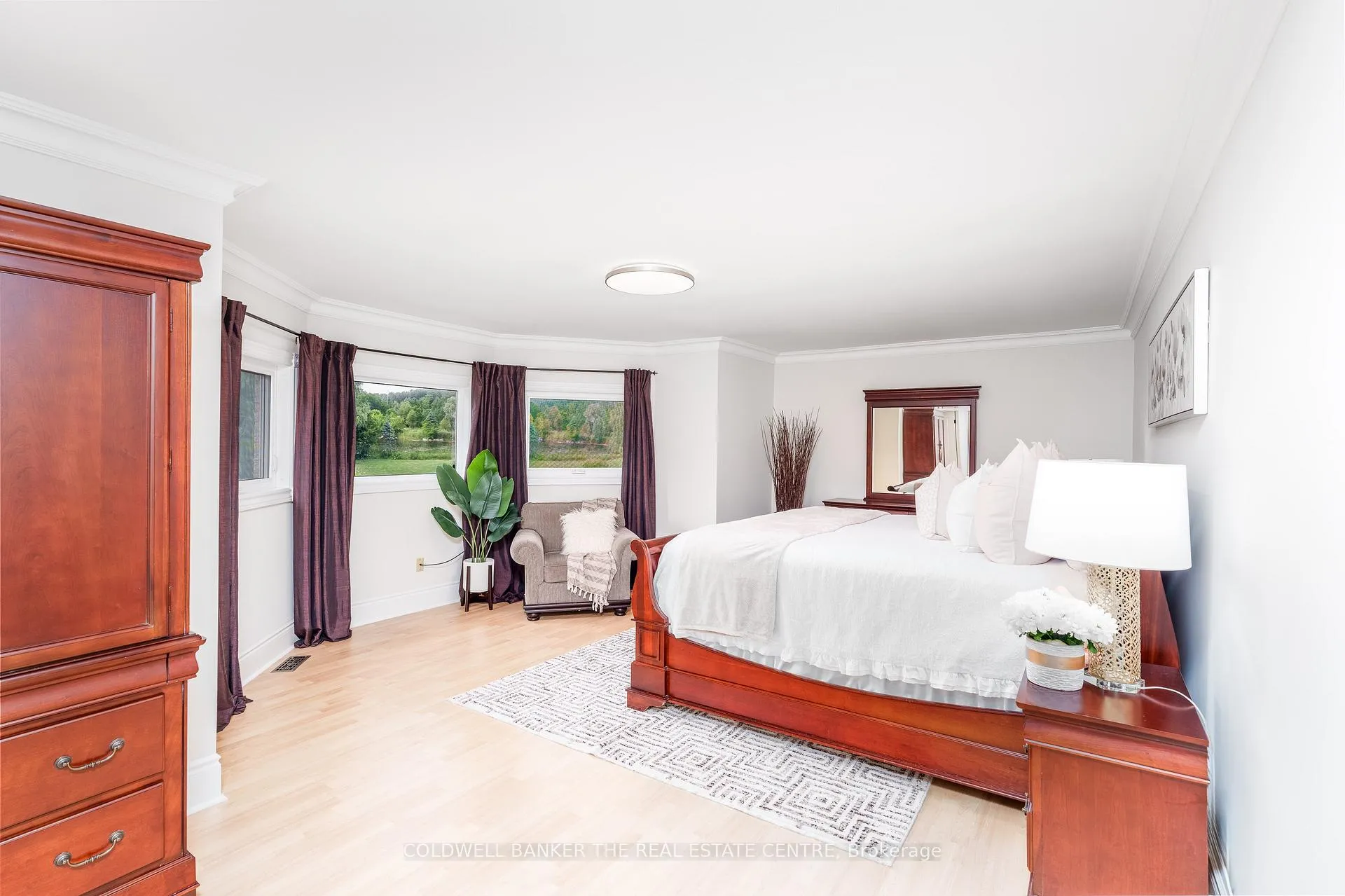 Photo 12 of 13715 Jane Street, King, King City — HOMEH