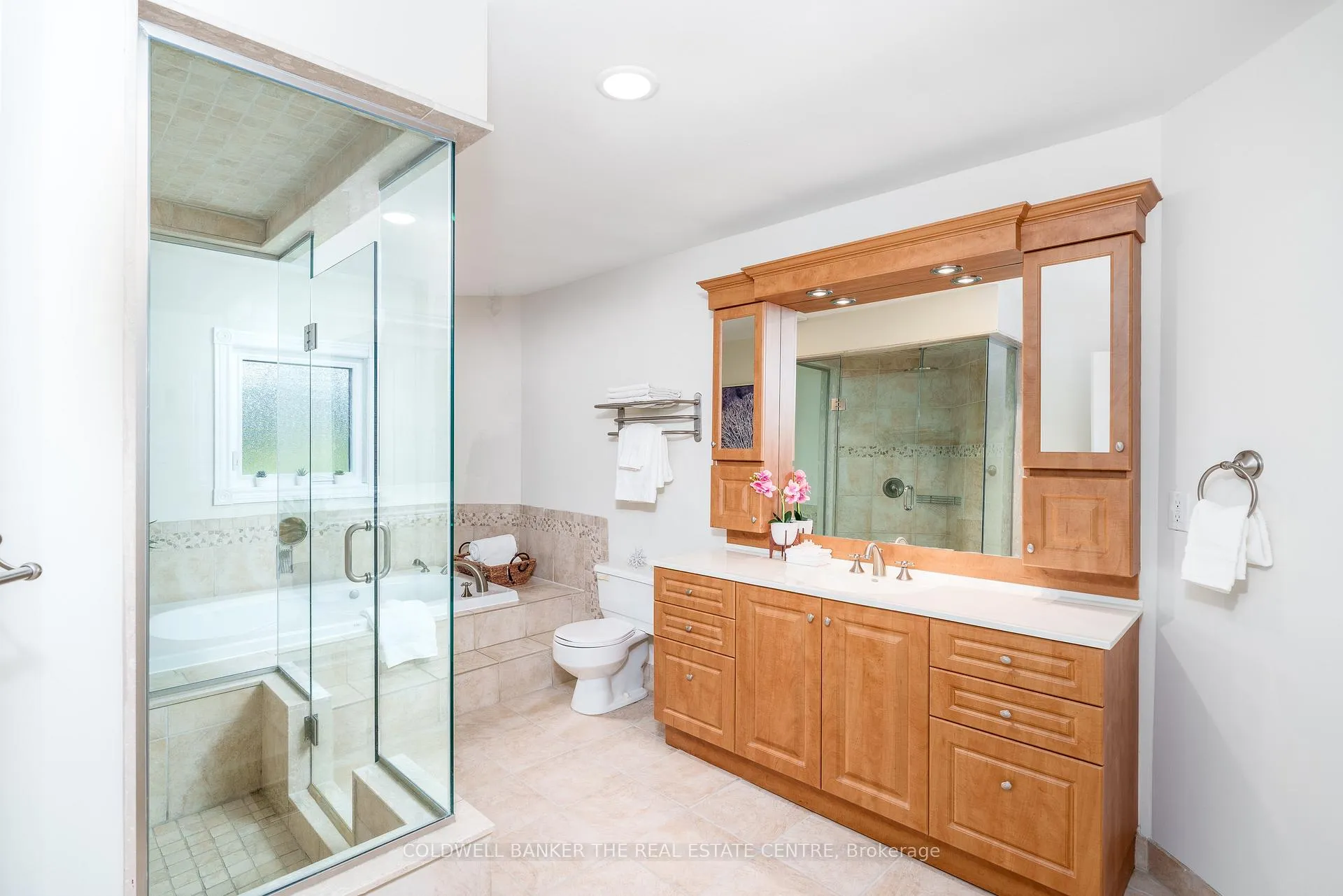 Photo 13 of 13715 Jane Street, King, King City — HOMEH