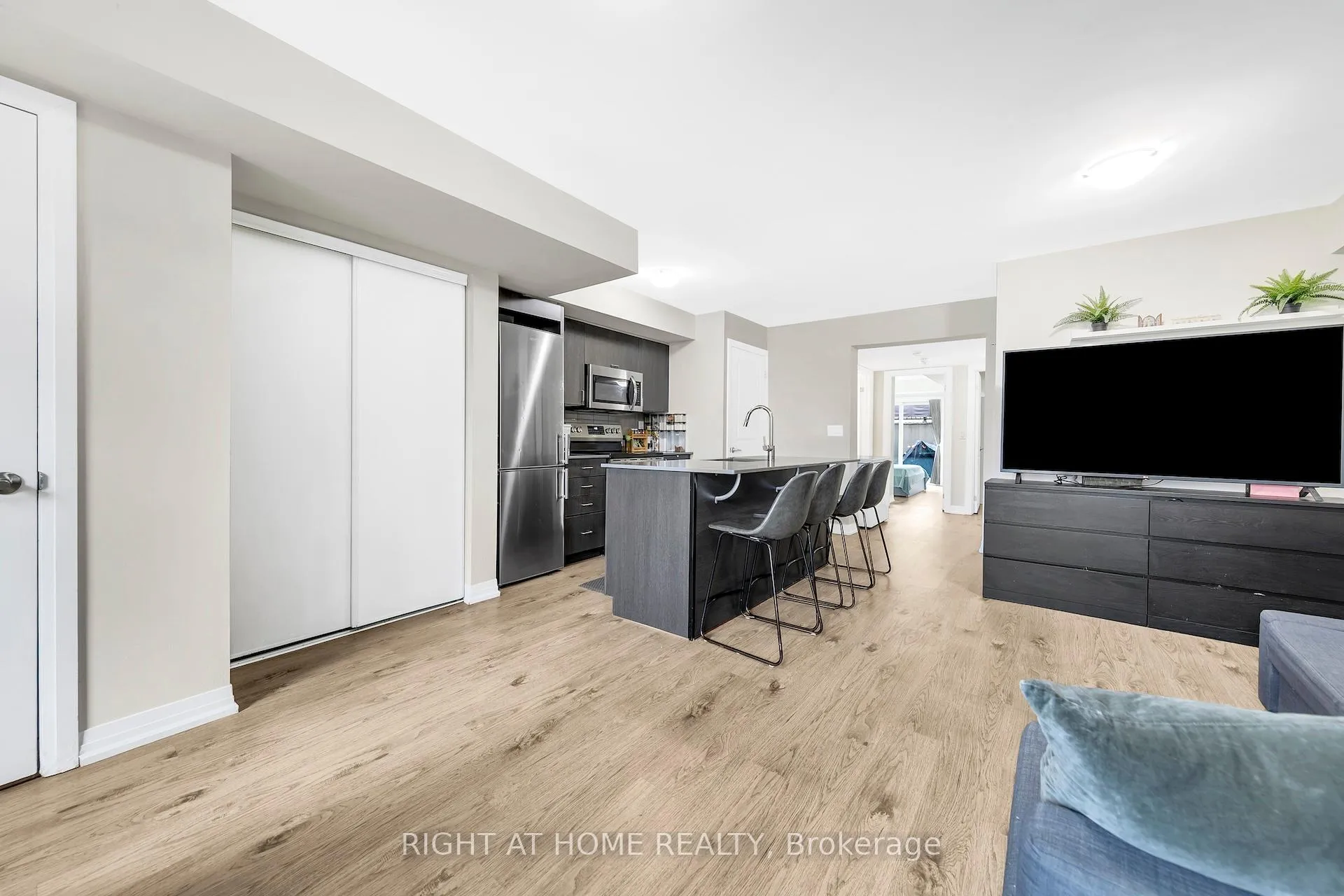 Photo 6 of Unit 5, 181 William Duncan Road, North York, Downsview-Roding-CFB — HOMEH