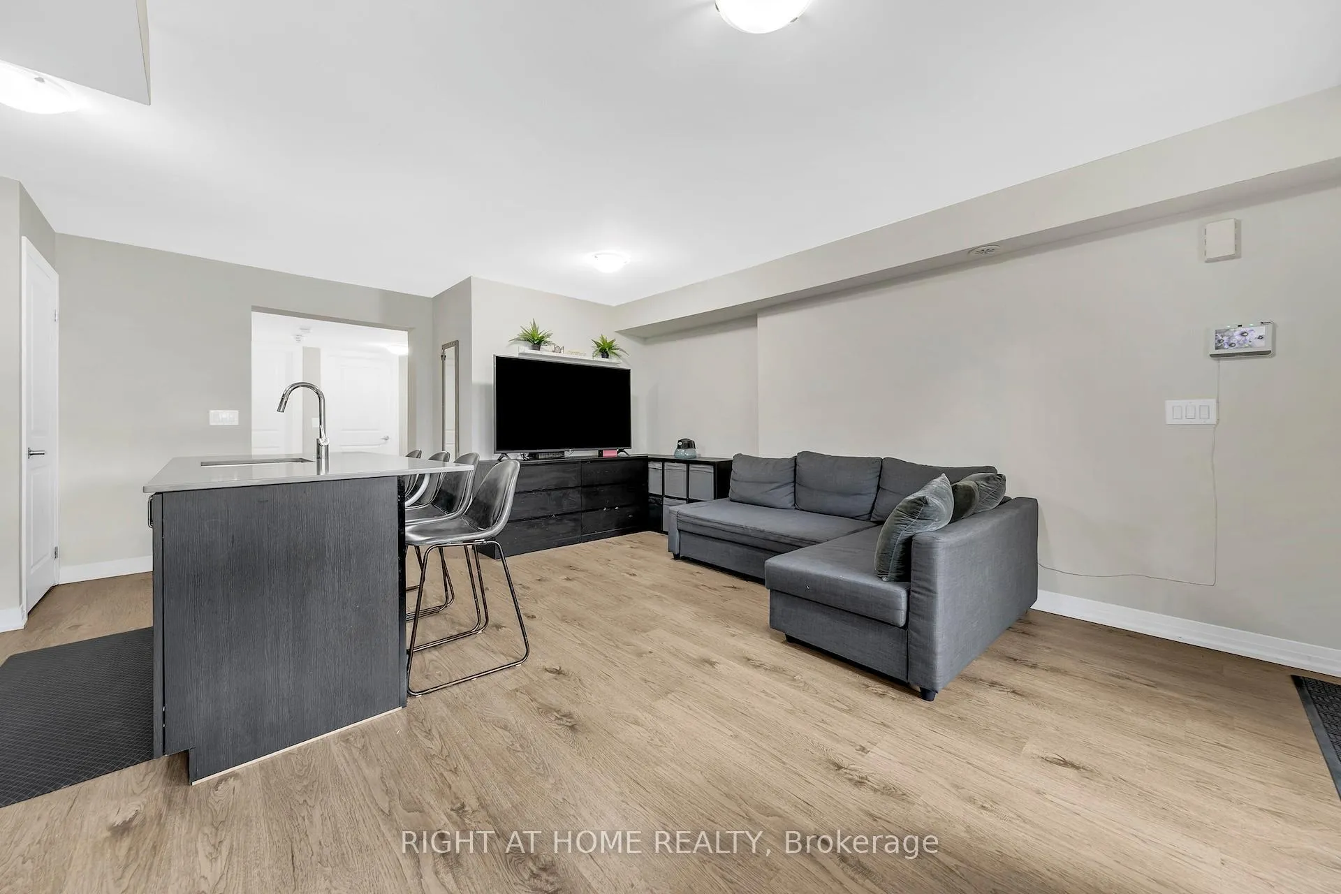Photo 7 of Unit 5, 181 William Duncan Road, North York, Downsview-Roding-CFB — HOMEH