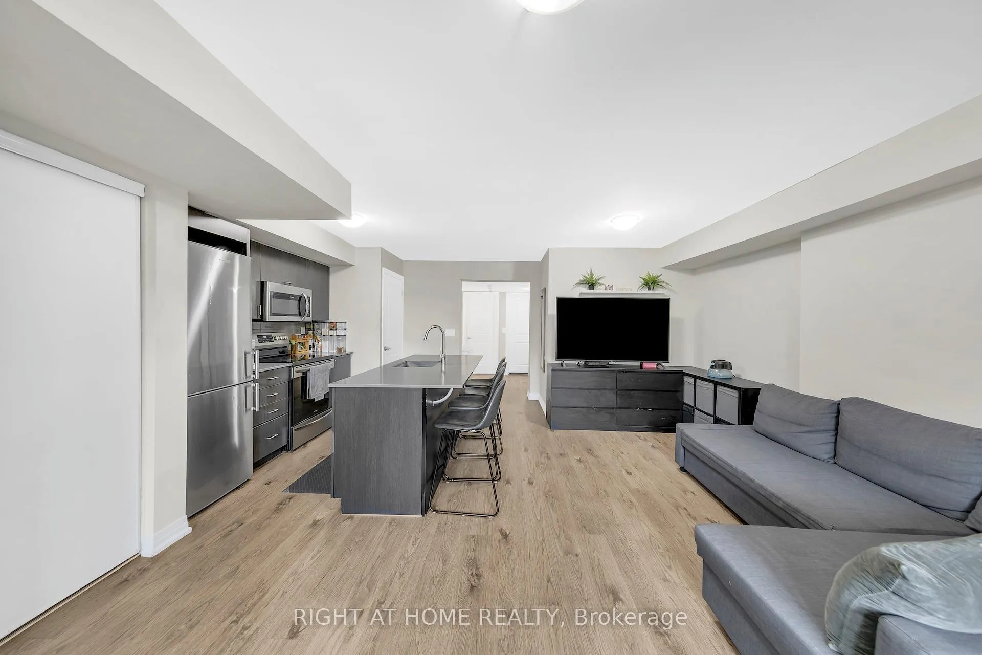 Photo 11 of Unit 5, 181 William Duncan Road, North York, Downsview-Roding-CFB — HOMEH