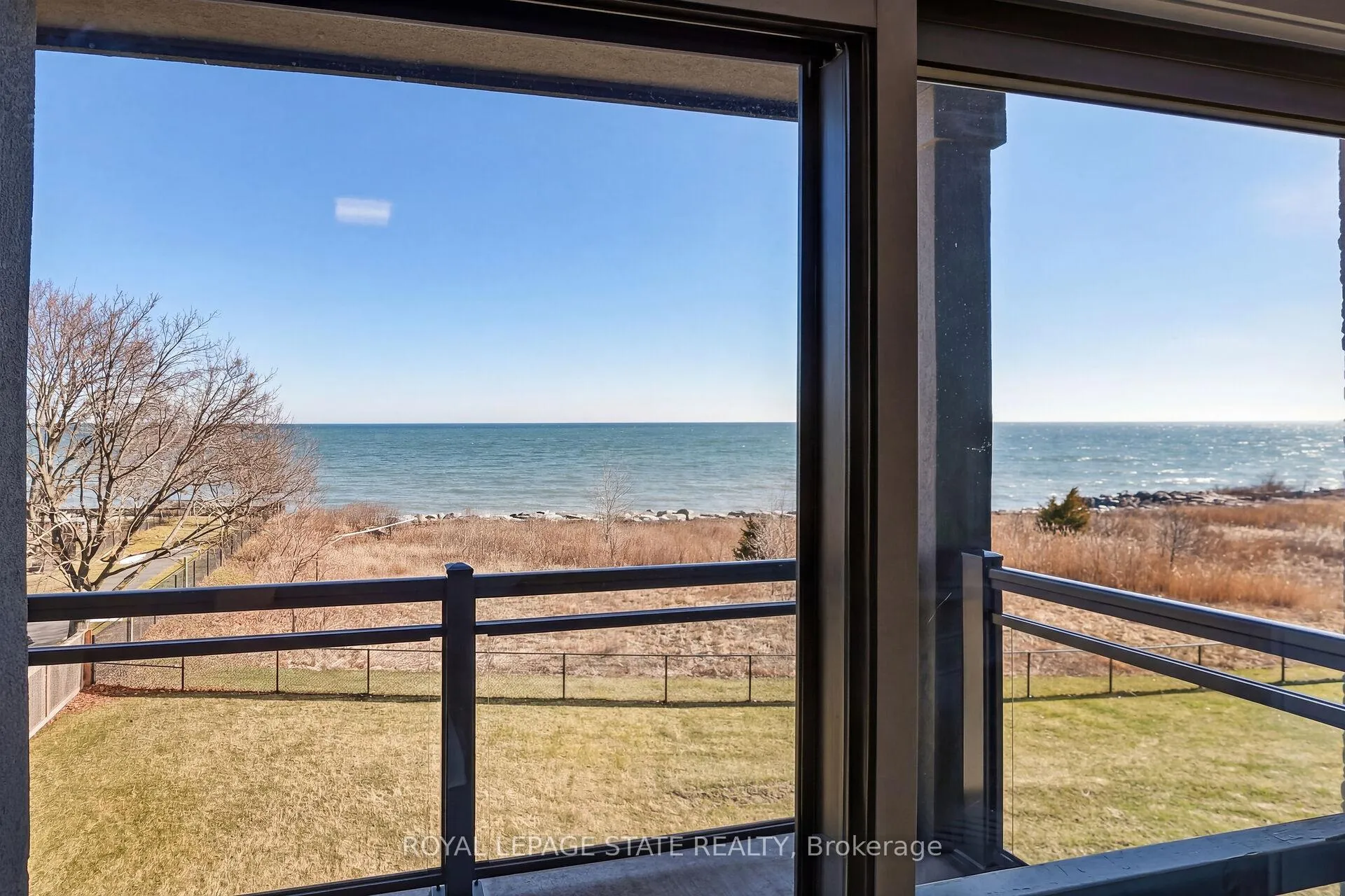 Photo 7 of Unit 327, 35 Southshore Crescent, Hamilton, Lakeshore — HOMEH