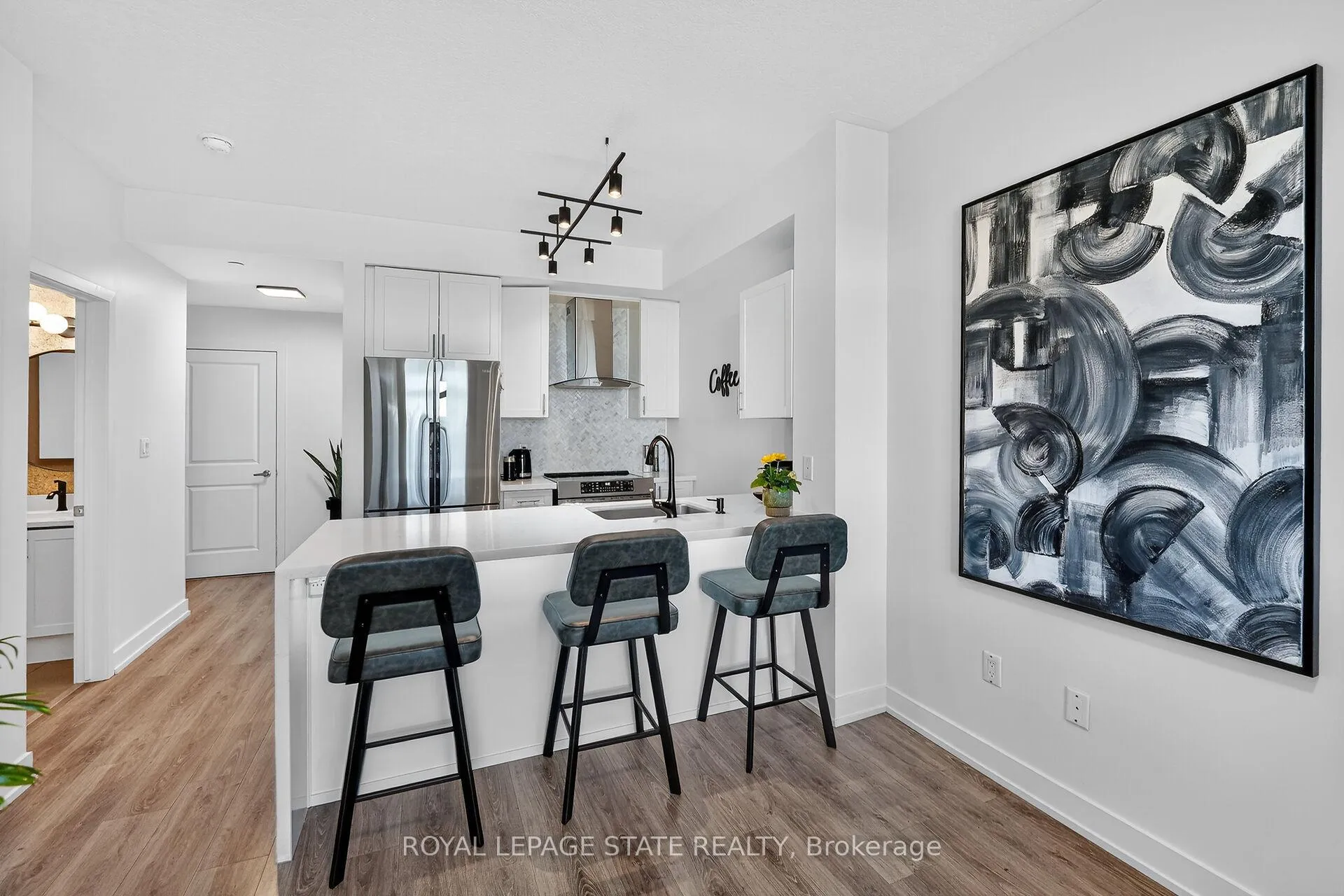 Photo 13 of Unit 327, 35 Southshore Crescent, Hamilton, Lakeshore — HOMEH