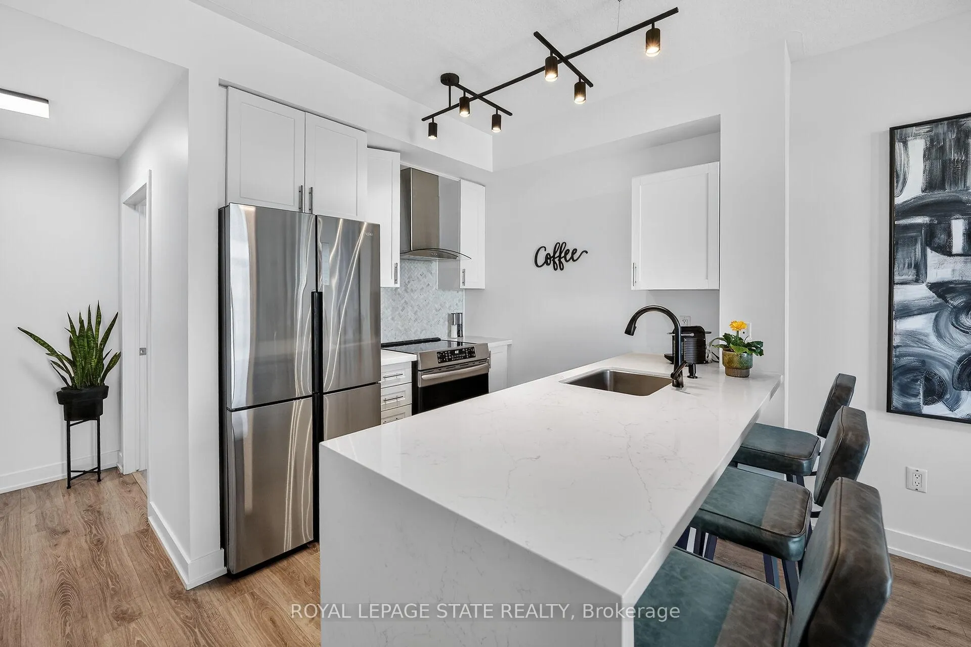 Photo 14 of Unit 327, 35 Southshore Crescent, Hamilton, Lakeshore — HOMEH