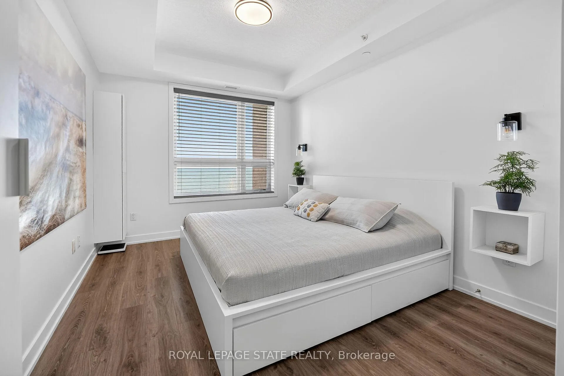 Photo 16 of Unit 327, 35 Southshore Crescent, Hamilton, Lakeshore — HOMEH