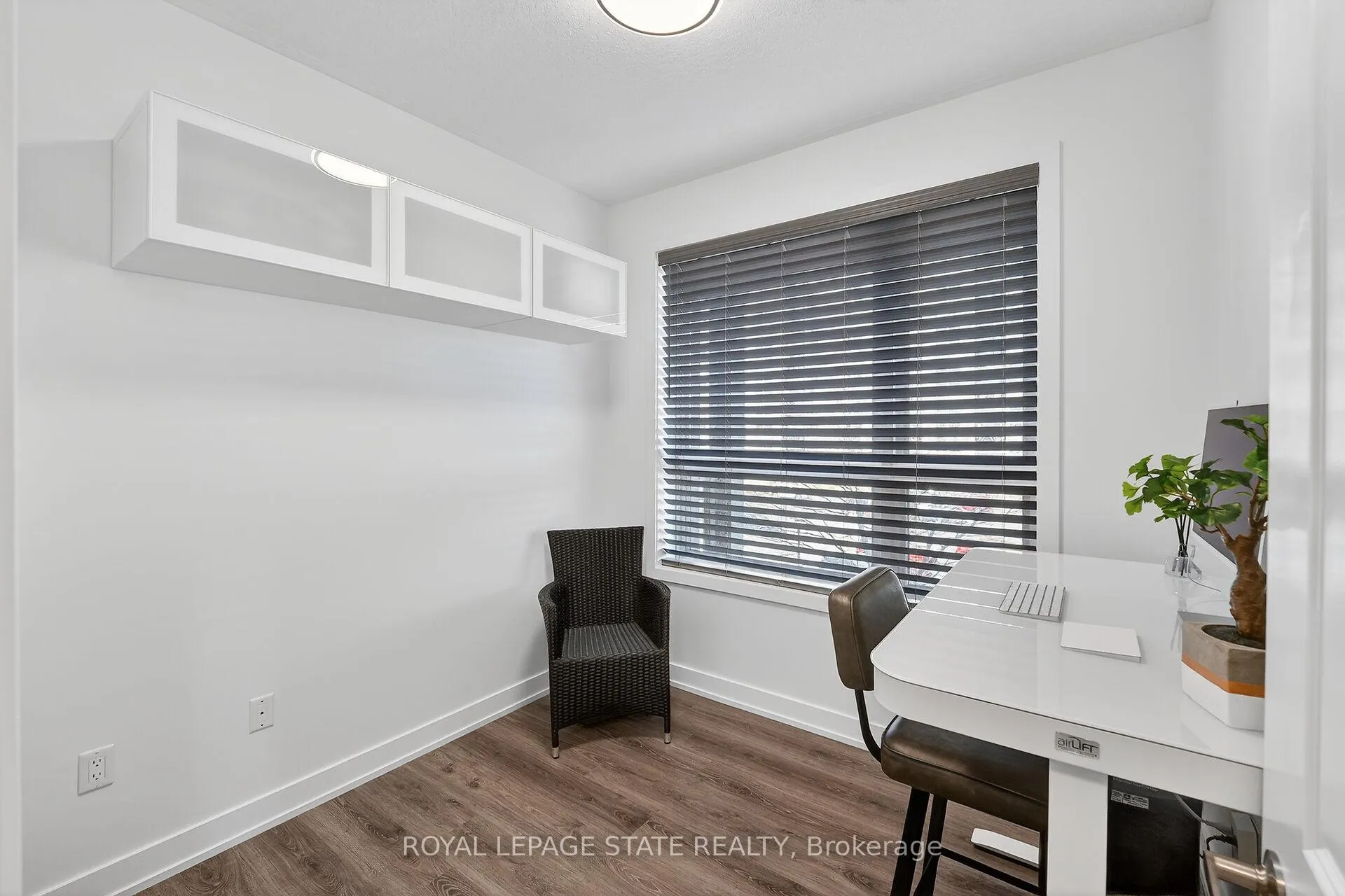 Photo 19 of Unit 327, 35 Southshore Crescent, Hamilton, Lakeshore — HOMEH