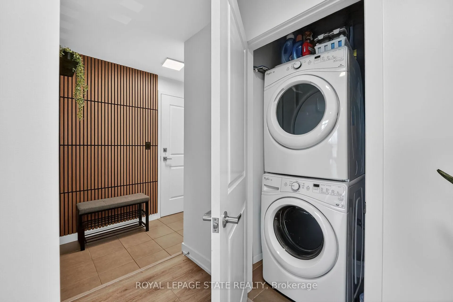 Photo 22 of Unit 327, 35 Southshore Crescent, Hamilton, Lakeshore — HOMEH