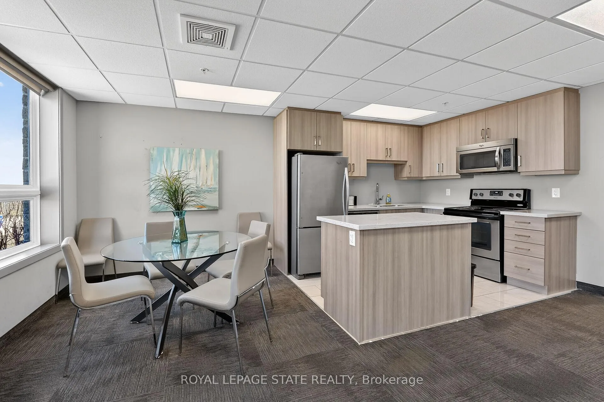 Photo 25 of Unit 327, 35 Southshore Crescent, Hamilton, Lakeshore — HOMEH