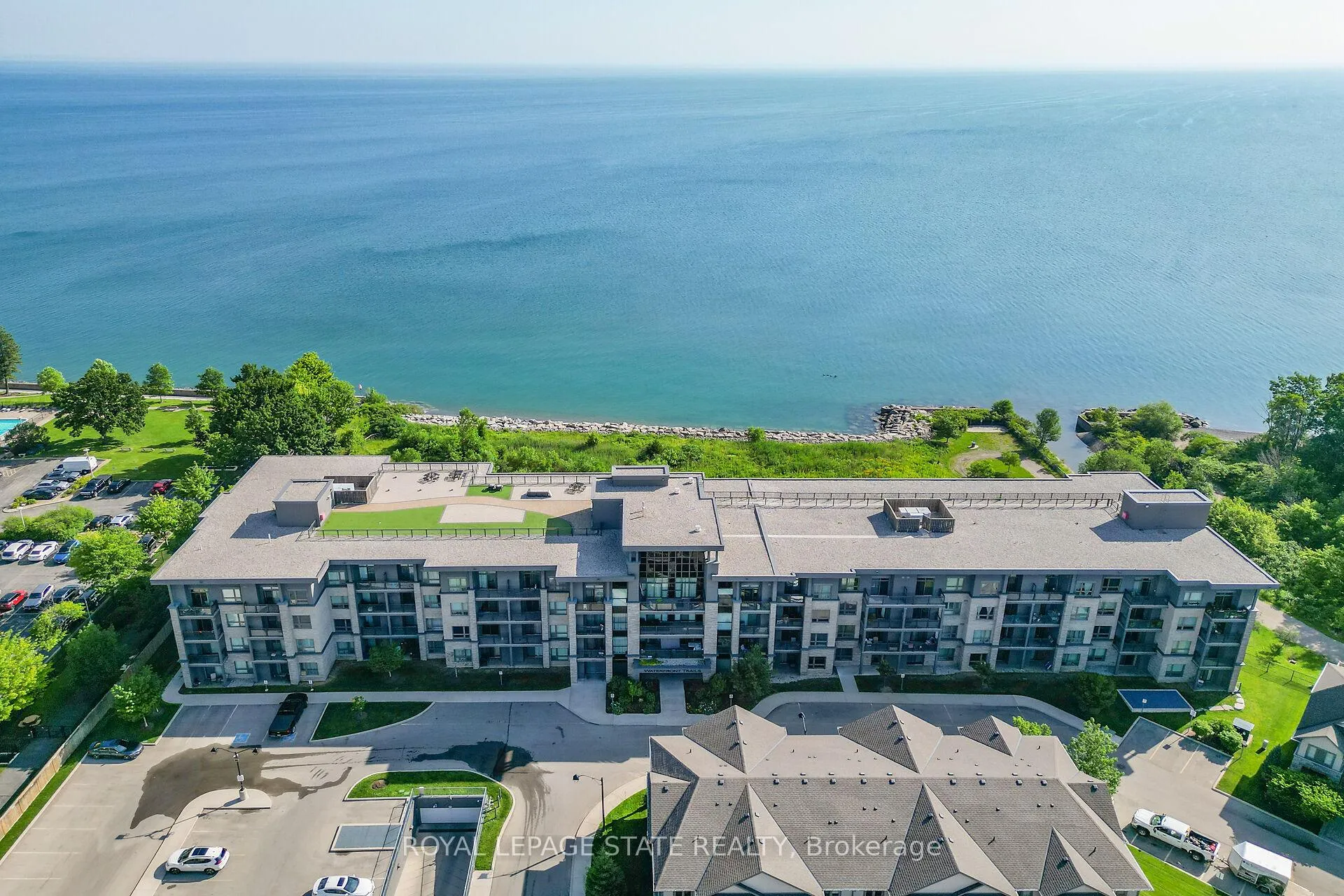 Photo 1 of Unit 327, 35 Southshore Crescent, Hamilton, Lakeshore — HOMEH