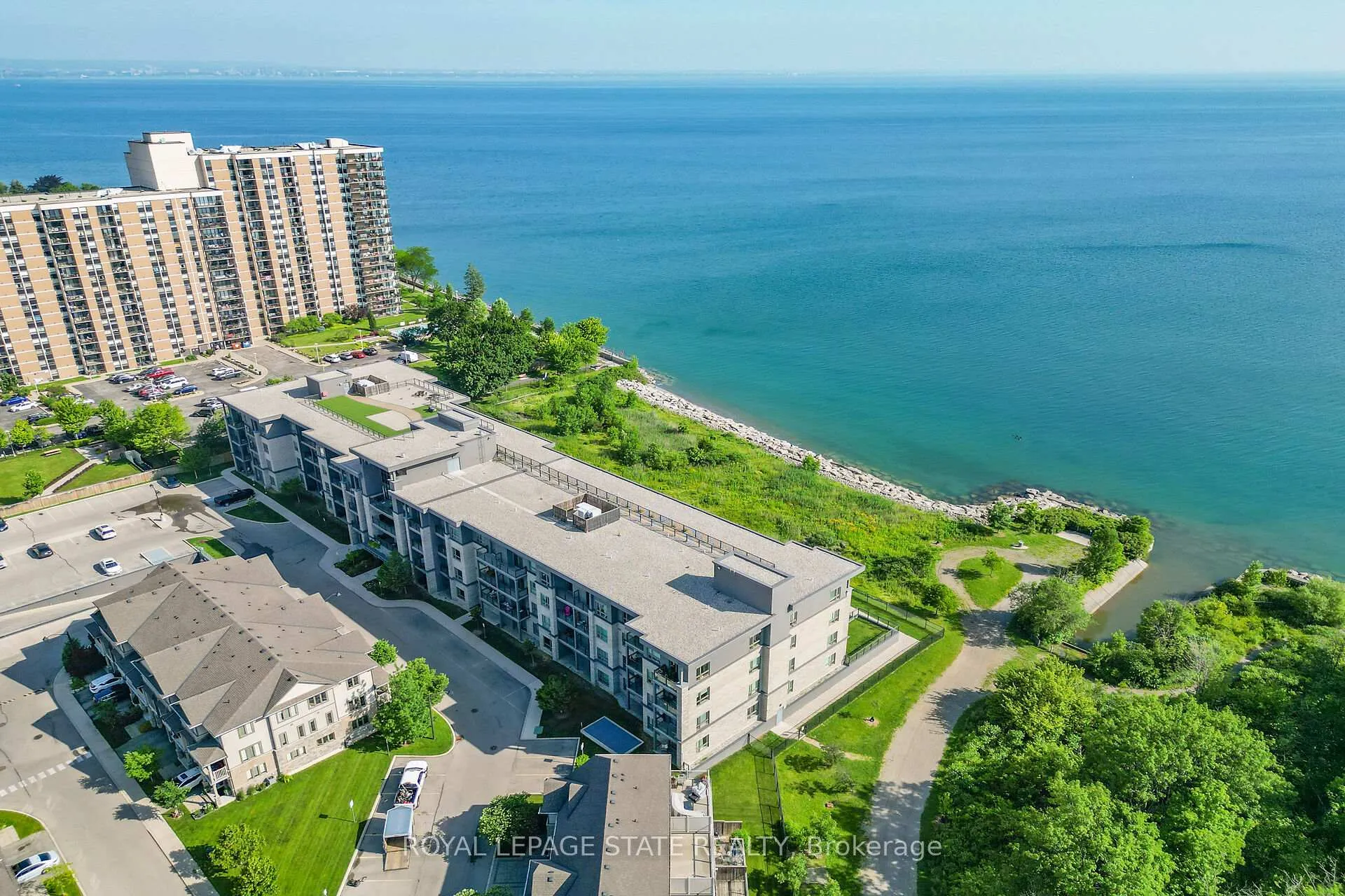 Photo 32 of Unit 327, 35 Southshore Crescent, Hamilton, Lakeshore — HOMEH