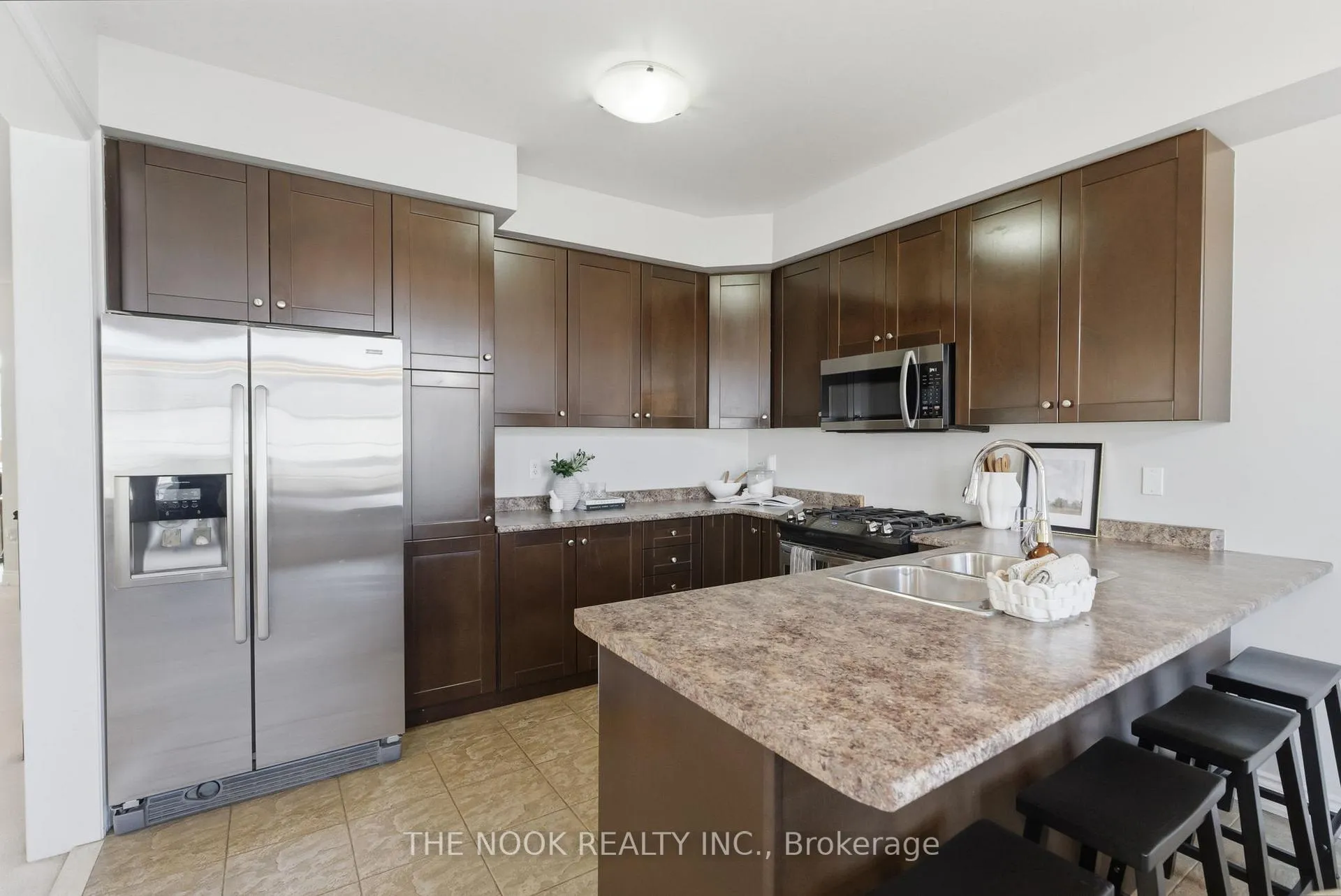 Photo 12 of 114 Courvier Crescent, Clarington, Bowmanville — HOMEH