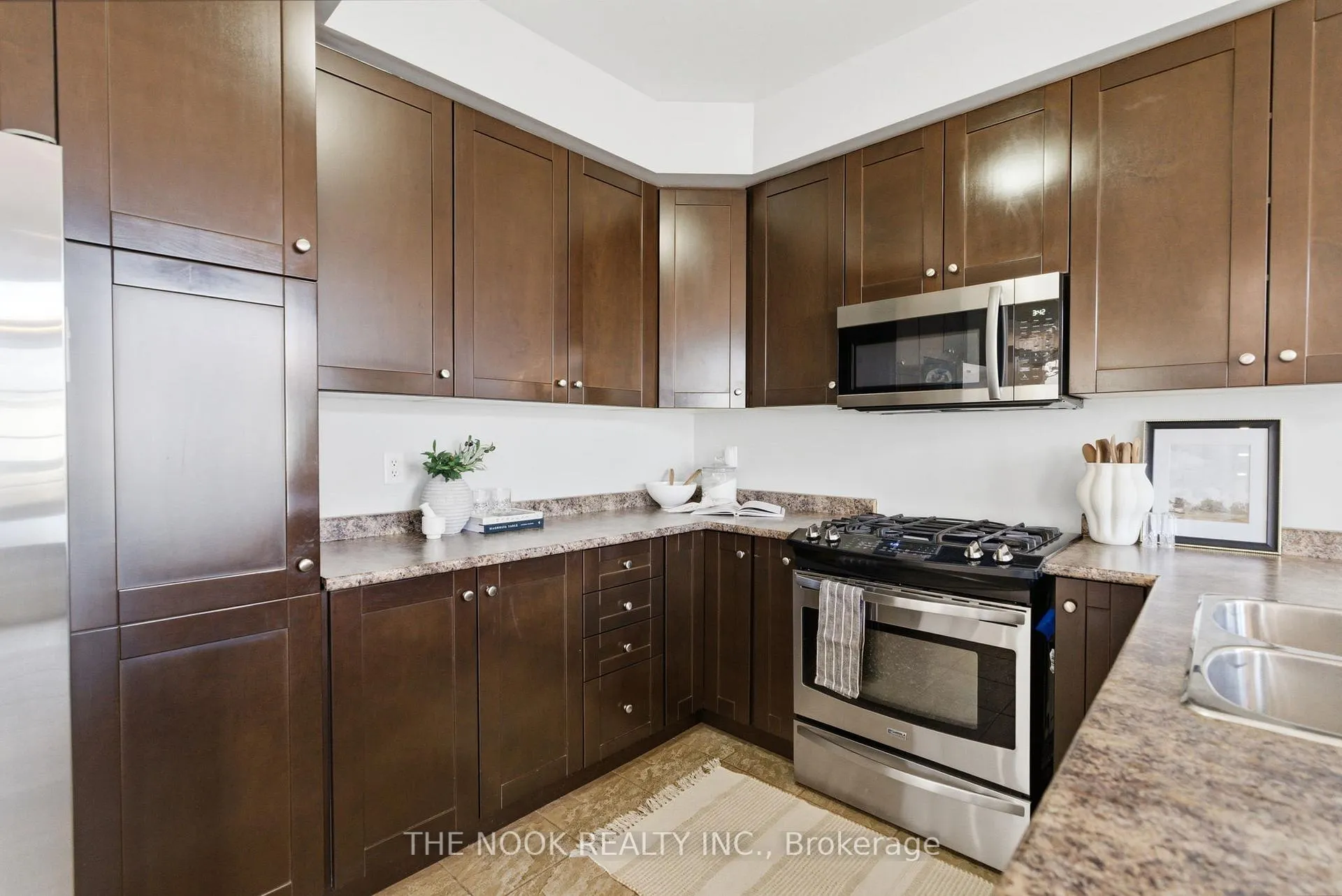 Photo 13 of 114 Courvier Crescent, Clarington, Bowmanville — HOMEH