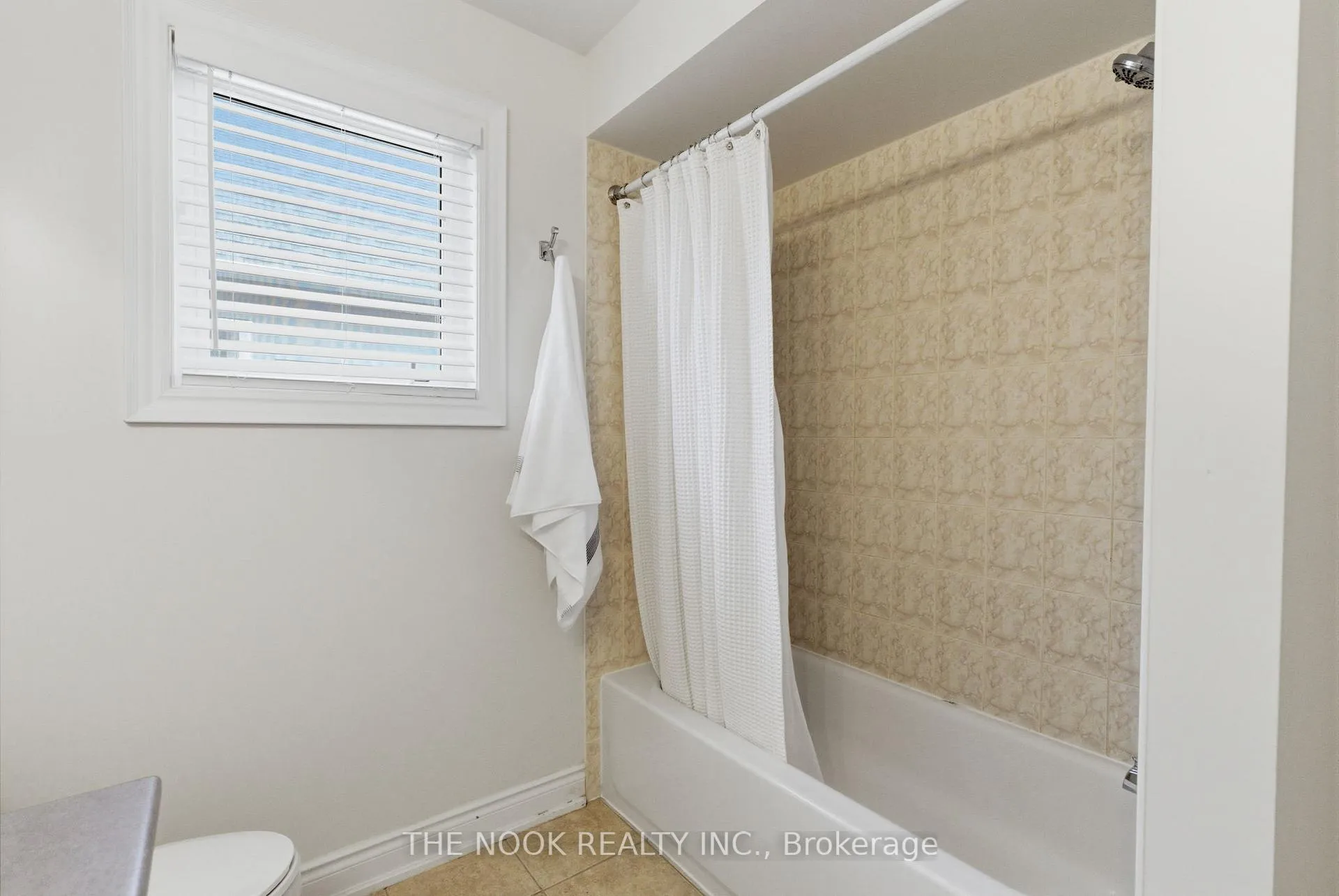 Photo 42 of 114 Courvier Crescent, Clarington, Bowmanville — HOMEH