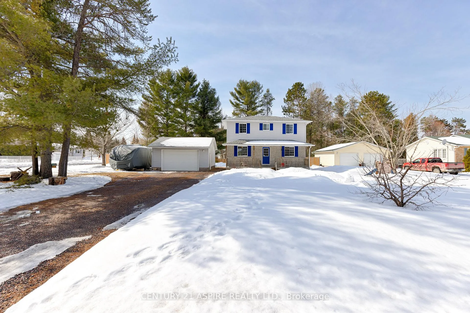 Photo 3 of 13 Runge Drive, Petawawa — HOMEH
