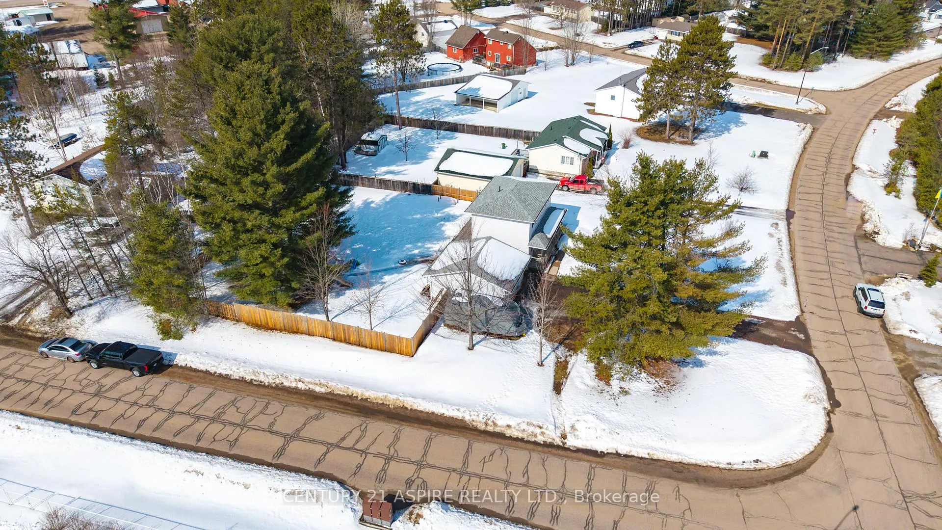 Photo 5 of 13 Runge Drive, Petawawa — HOMEH