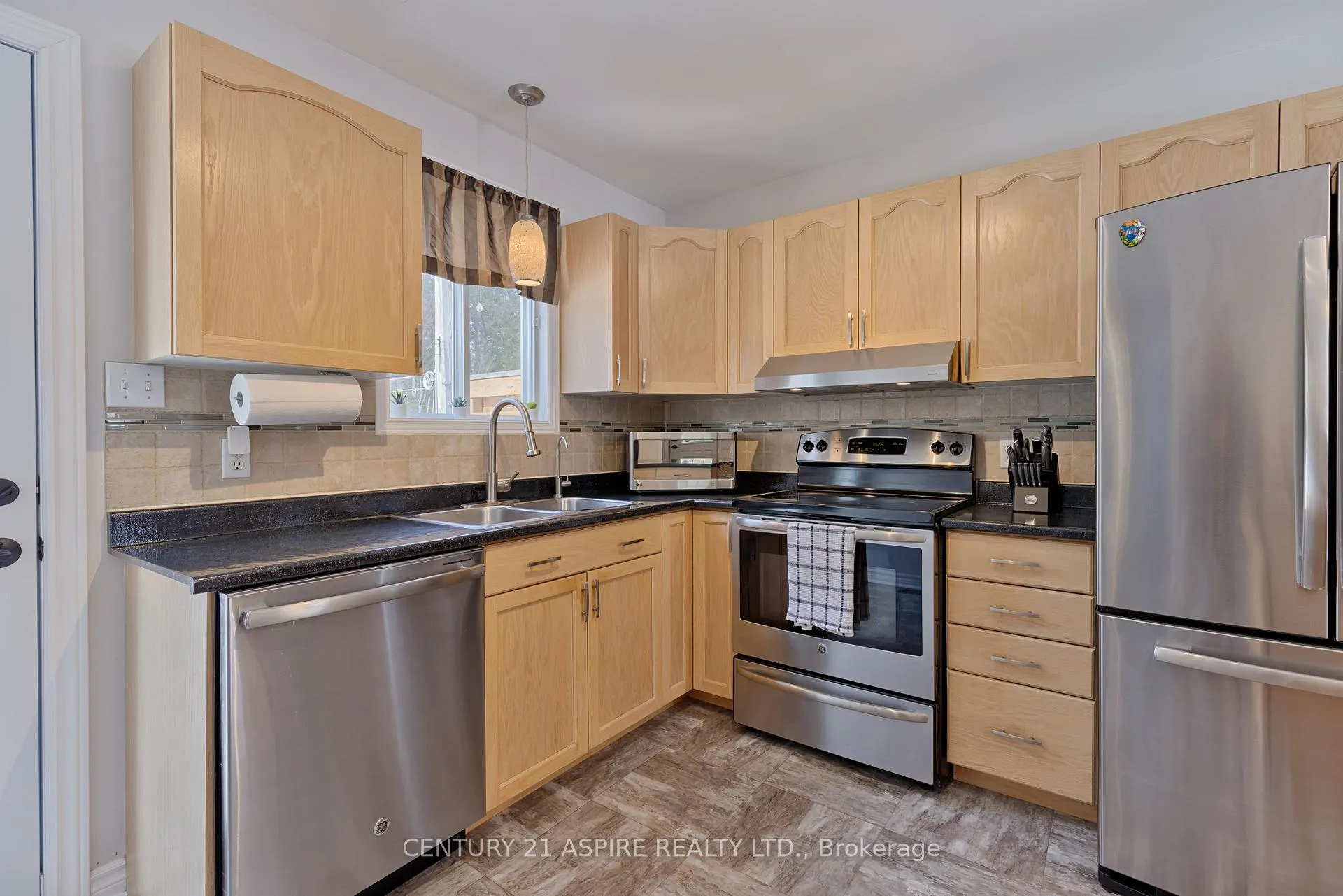 Photo 27 of 13 Runge Drive, Petawawa — HOMEH