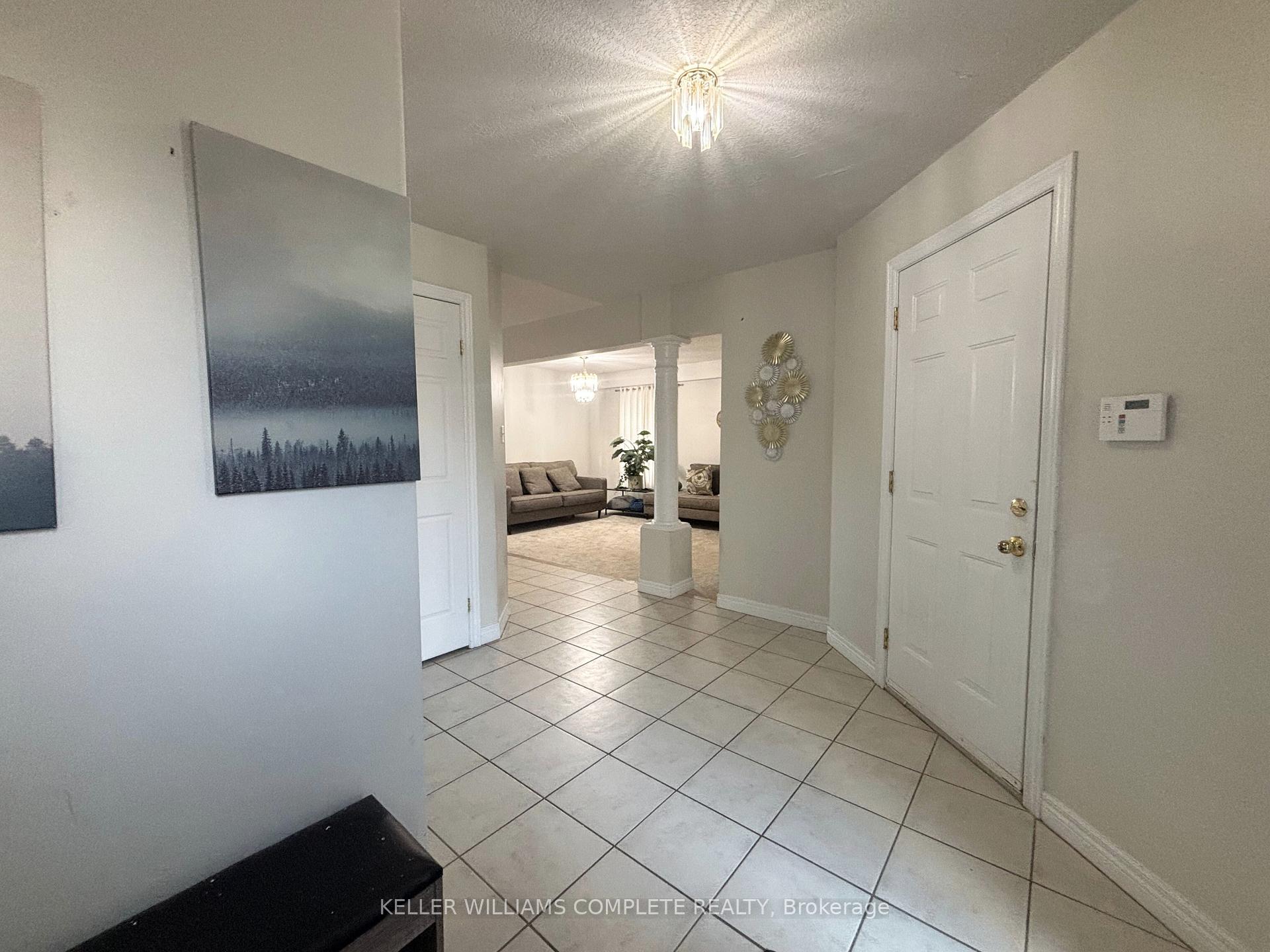 Photo 4 of 41 Pineridge Drive, Hamilton, Jerome — HOMEH