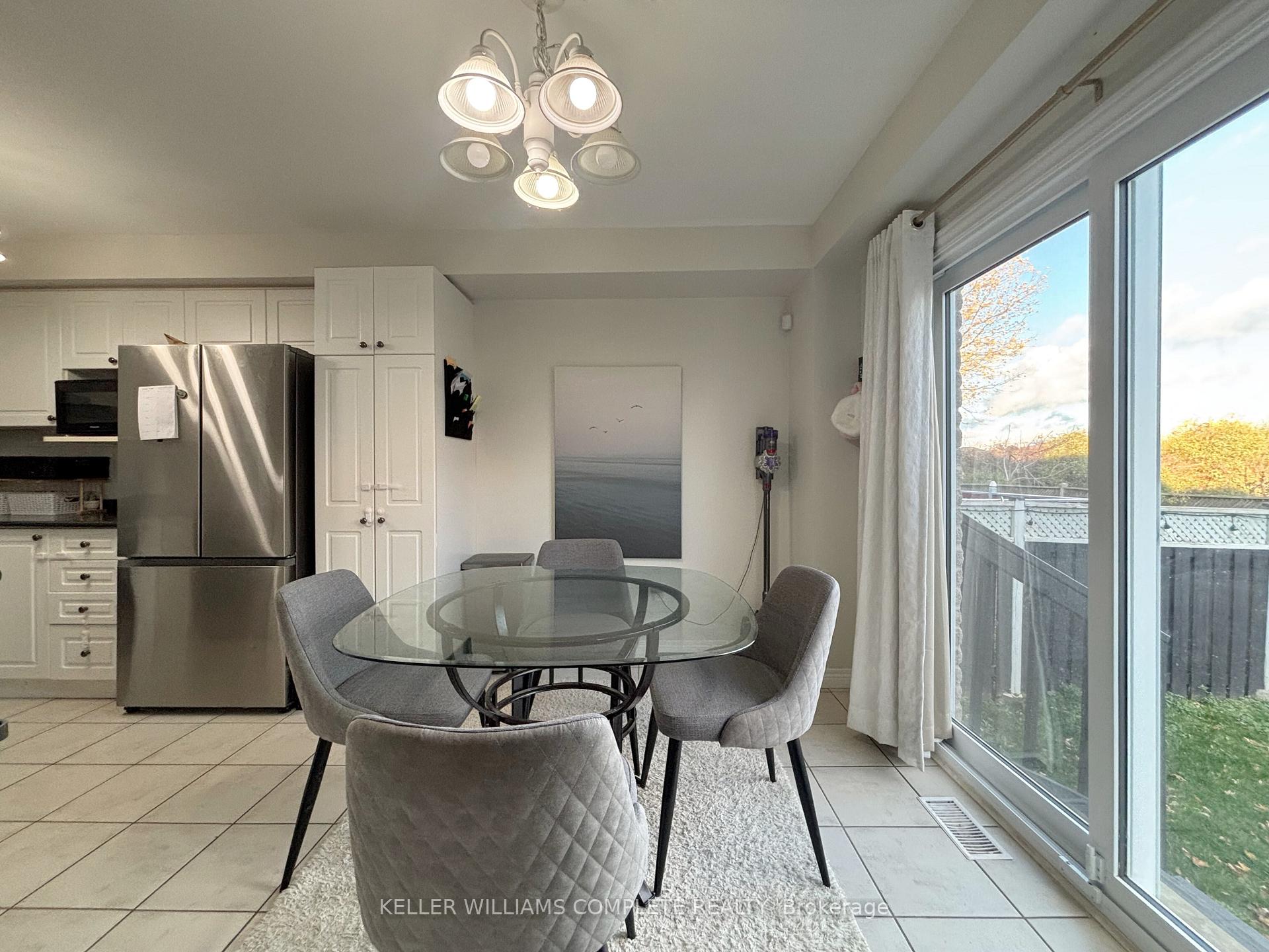 Photo 10 of 41 Pineridge Drive, Hamilton, Jerome — HOMEH