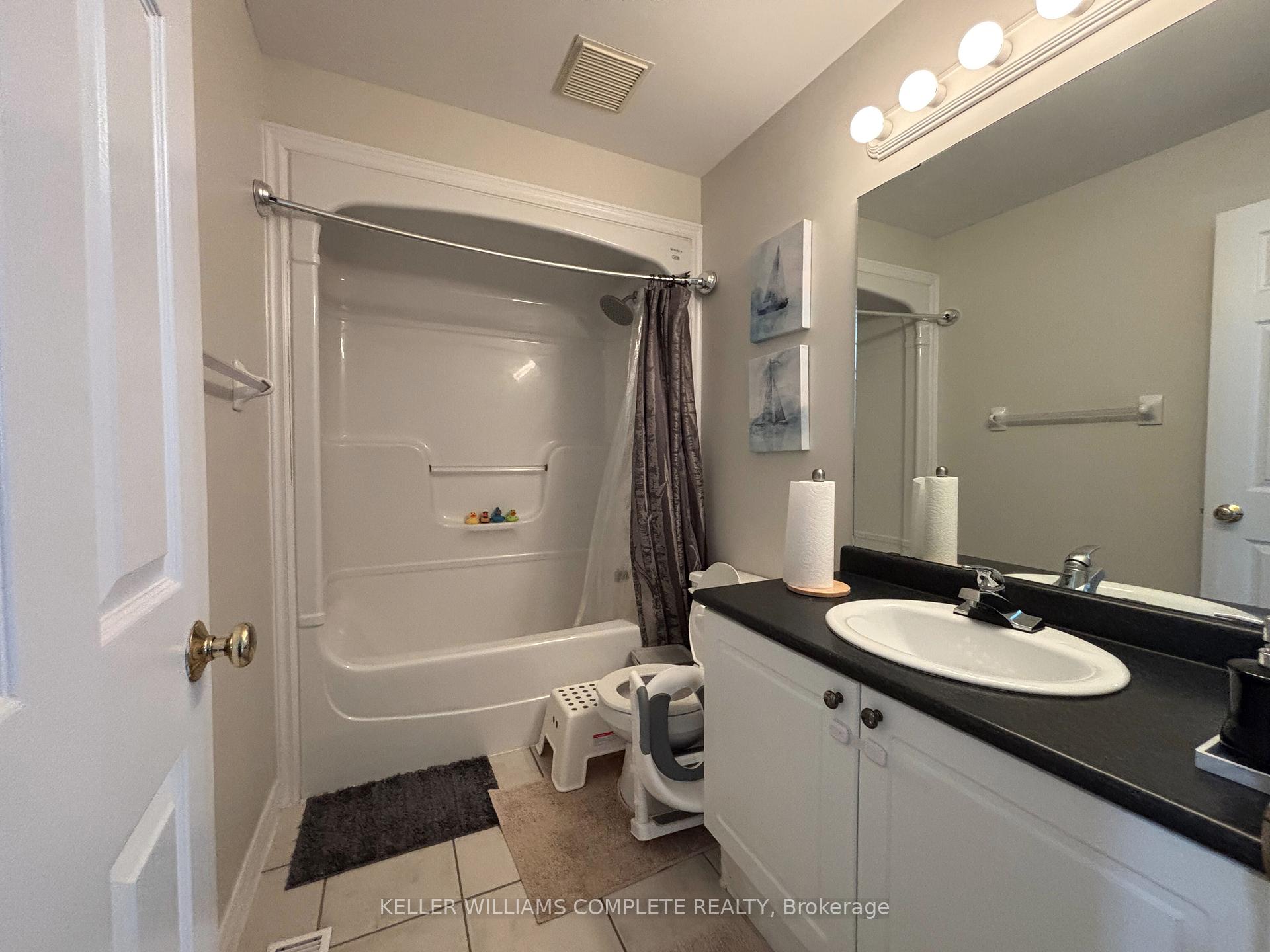 Photo 24 of 41 Pineridge Drive, Hamilton, Jerome — HOMEH