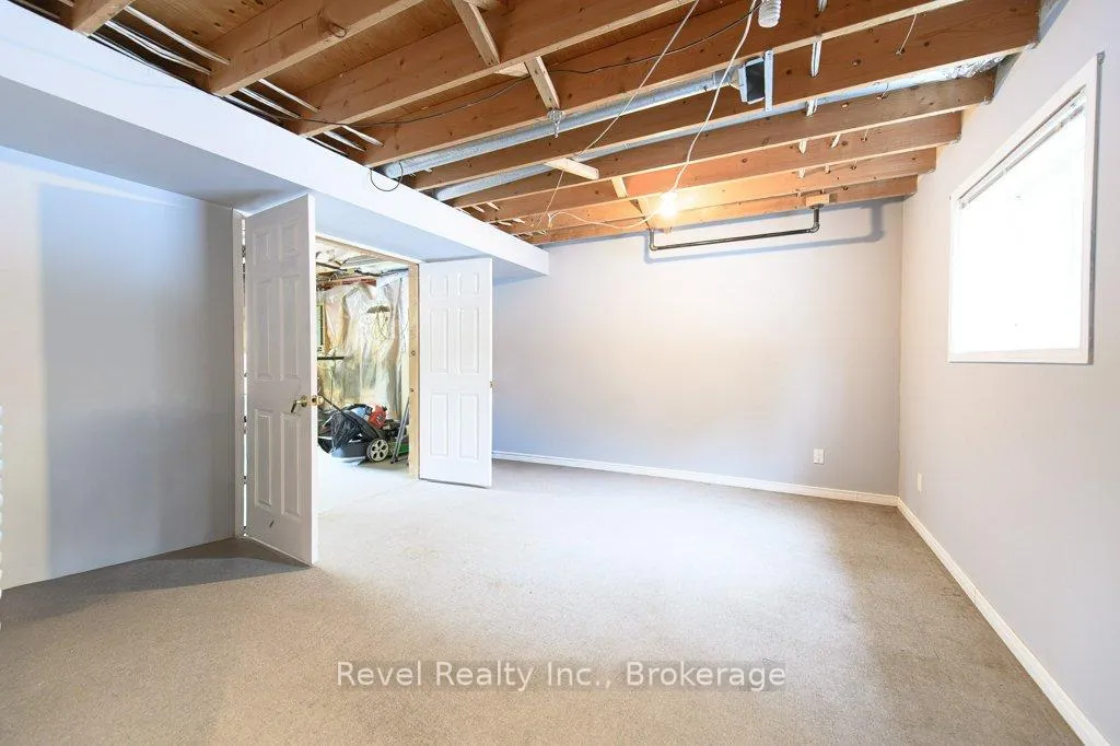 Photo 15 of 64 32nd Street N, Wasaga Beach — HOMEH