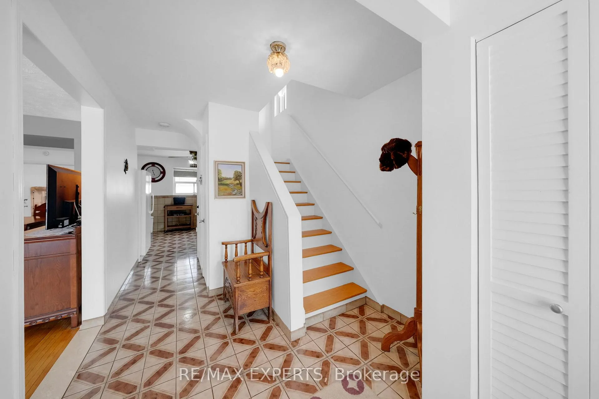 Photo 5 of 75 St Lucie Drive, North York, Humbermede — HOMEH