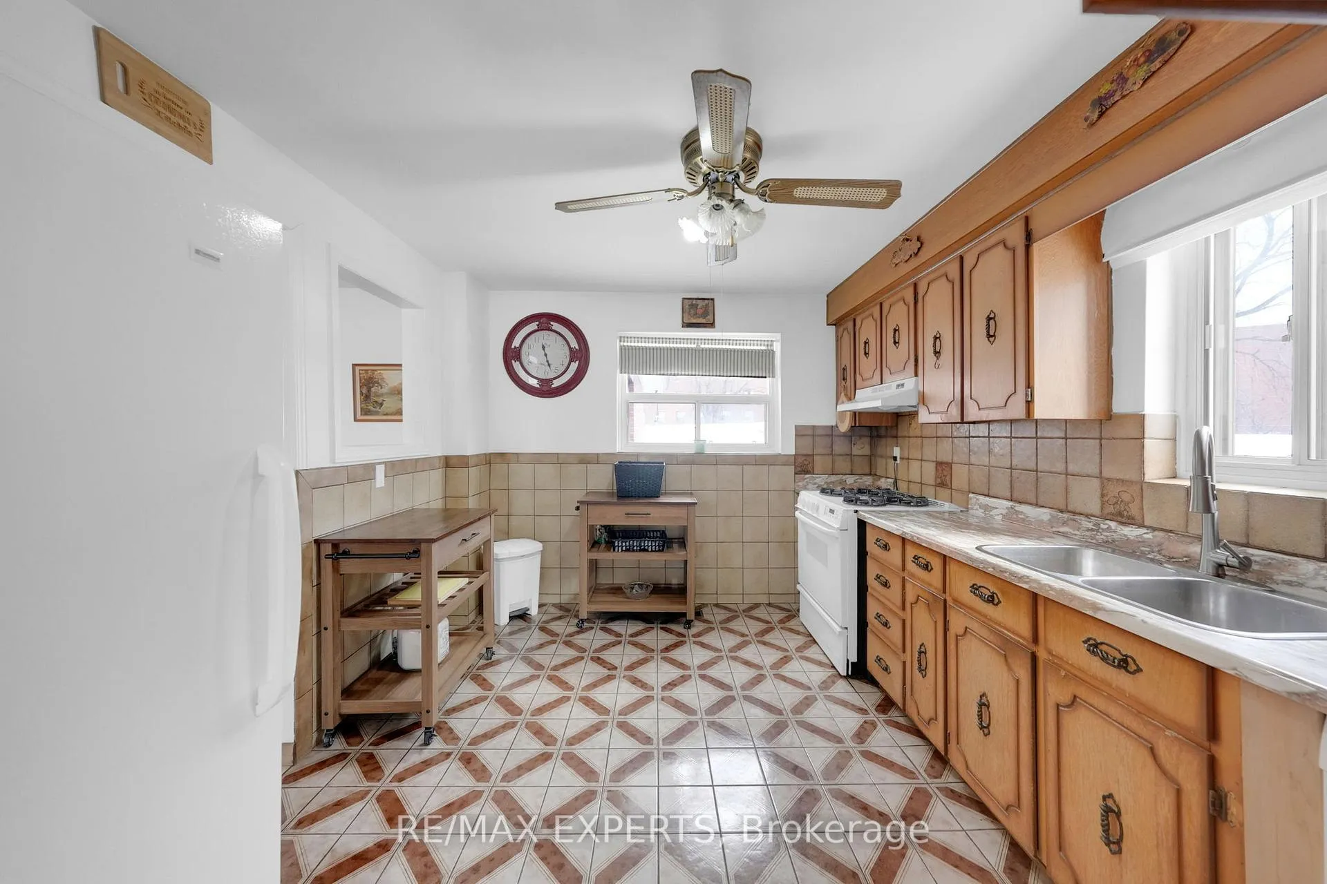 Photo 6 of 75 St Lucie Drive, North York, Humbermede — HOMEH