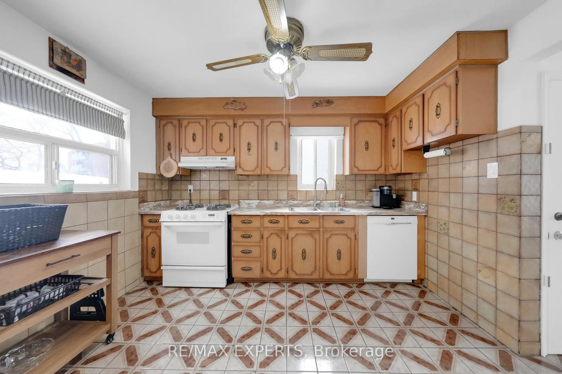 Photo 7 of 75 St Lucie Drive, North York, Humbermede — HOMEH