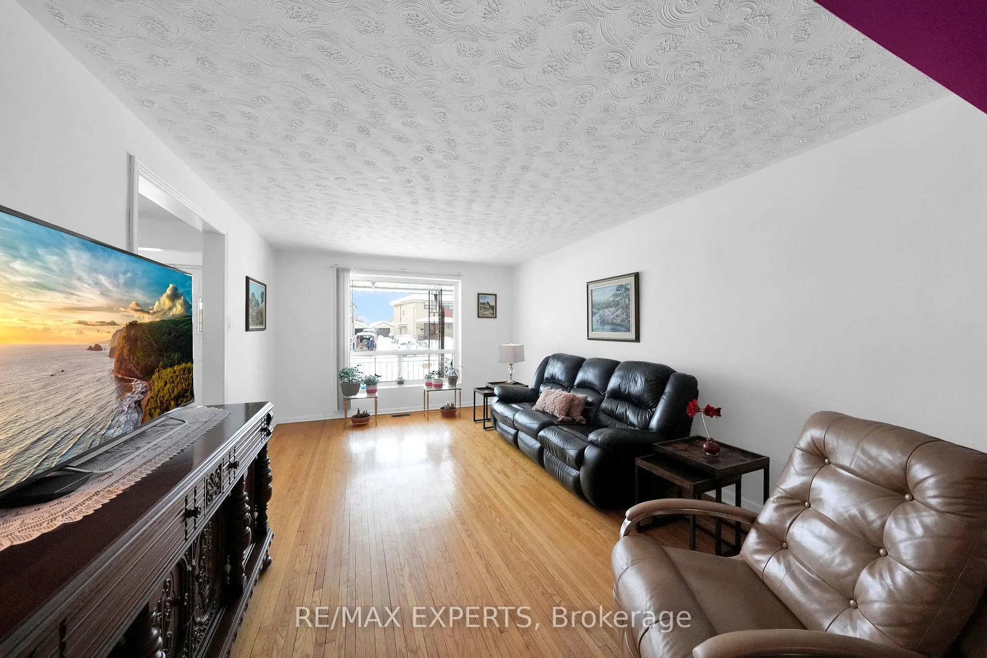 Photo 10 of 75 St Lucie Drive, North York, Humbermede — HOMEH