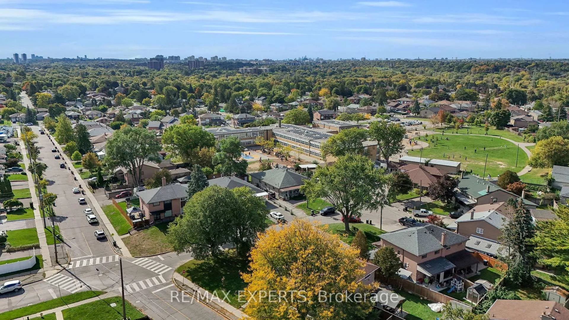 Photo 32 of 75 St Lucie Drive, North York, Humbermede — HOMEH