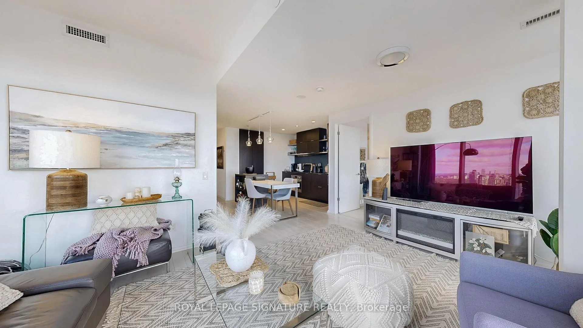 Photo 3 of Unit 5811, 197 Yonge Street, Toronto, Church-Yonge Corridor — HOMEH