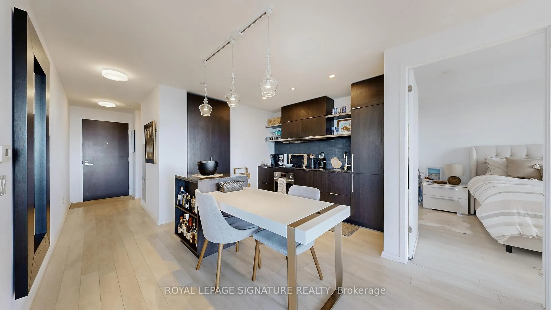 Photo 8 of Unit 5811, 197 Yonge Street, Toronto, Church-Yonge Corridor — HOMEH