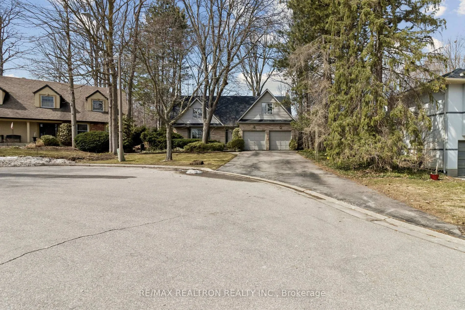 Photo 1 of 57 Hemingway Crescent, Markham, Unionville — HOMEH