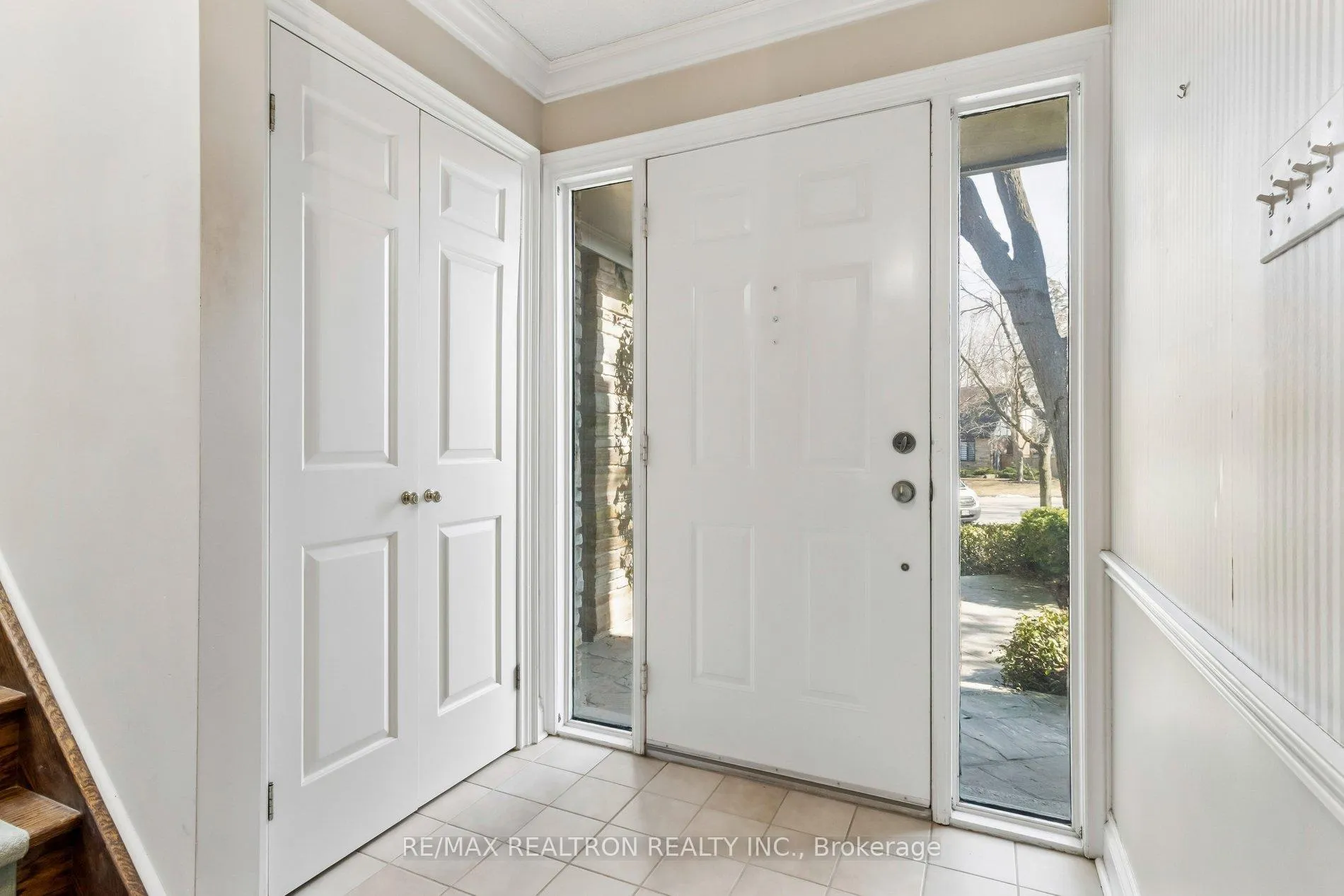 Photo 5 of 57 Hemingway Crescent, Markham, Unionville — HOMEH